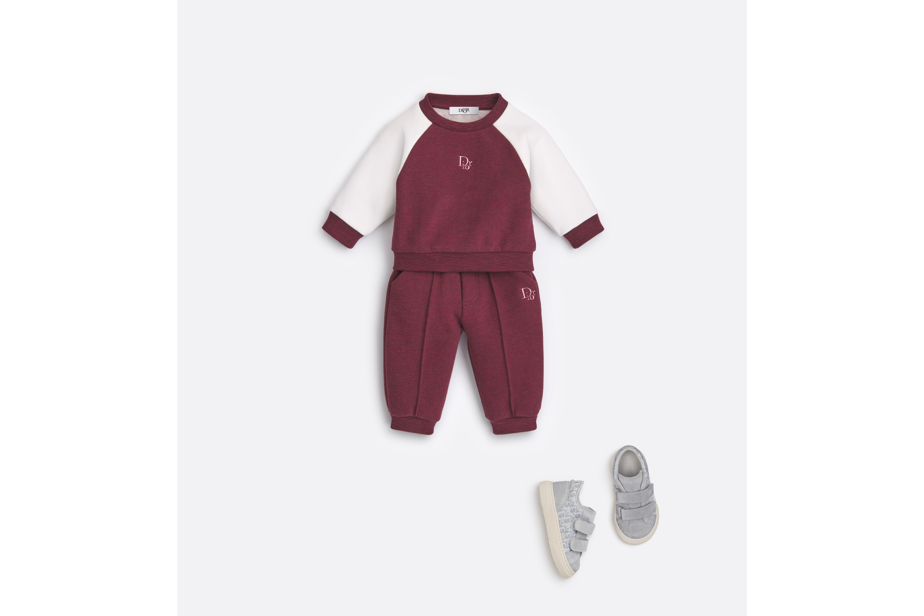 婴幼儿卫衣 酒红色和象牙色磨砂棉质起绒面料层次色调 E08