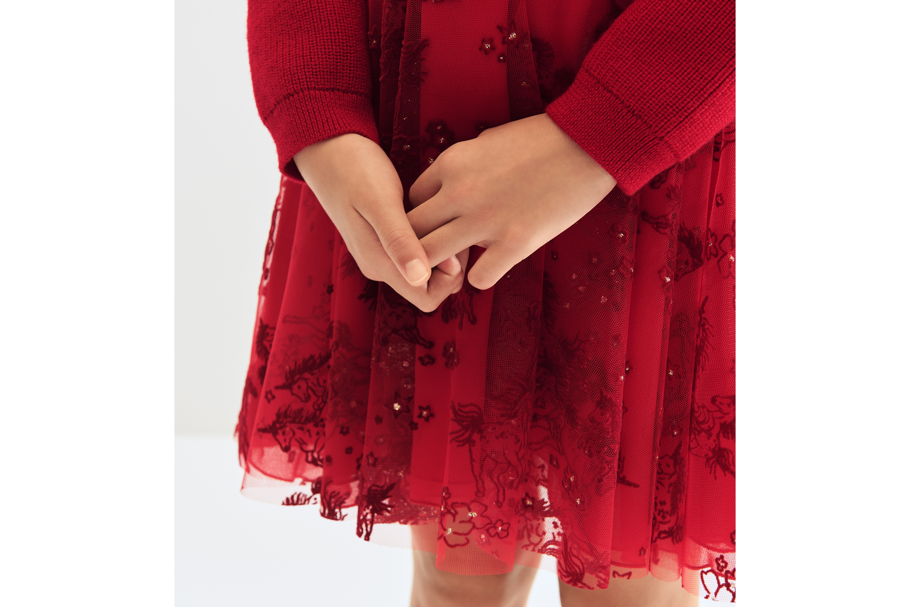 look_image_alt_prefix 儿童喇叭形连衣裙 红色绵羊毛针织面料和红色薄纱搭配深红色和金色调独角兽图案 E14