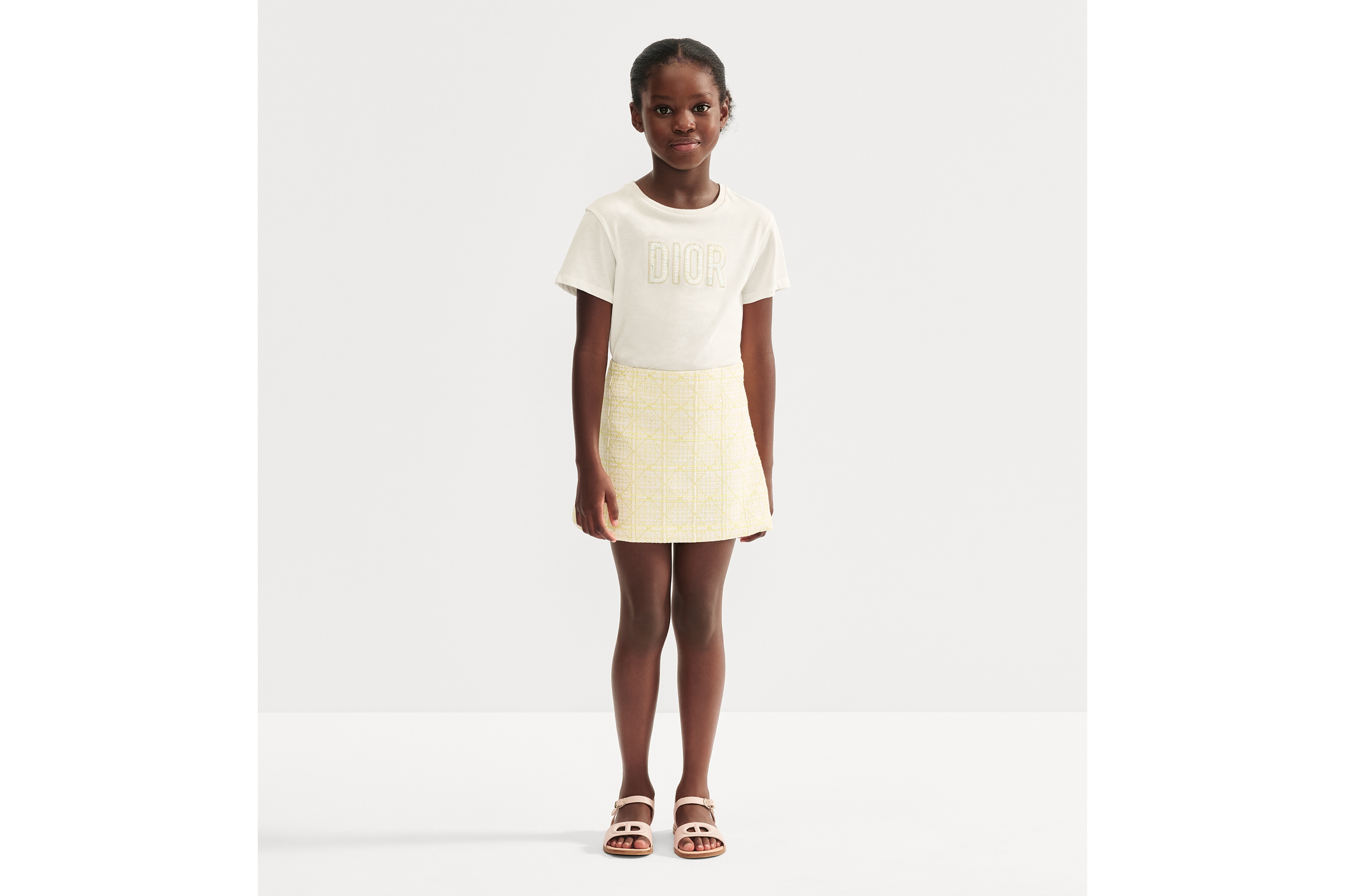 look_image_alt_prefix 儿童 A 字半身裙 象牙色粗花呢黄色和金色调藤格纹提花图案 E07