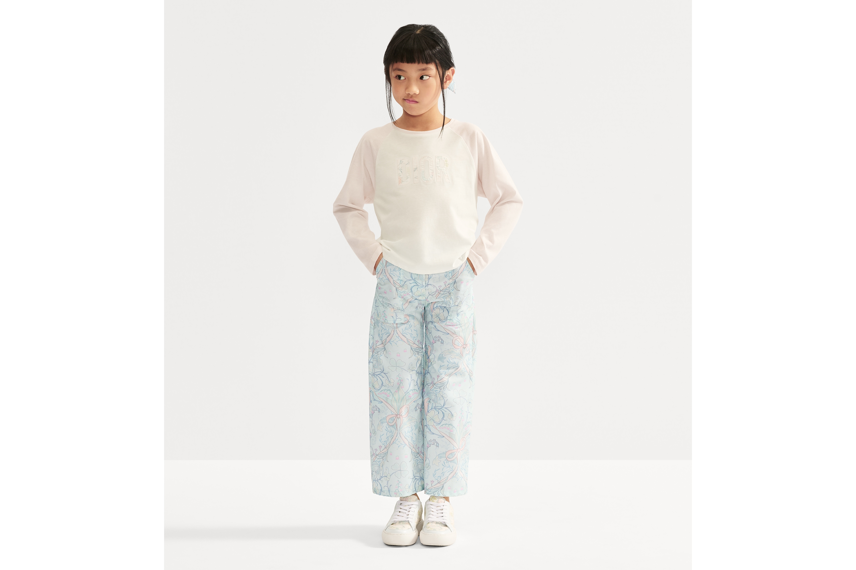 look_image_alt_prefix 儿童阔腿长裤 淡蓝色蜡涂层棉质混纺面料淡色本季图案 E07