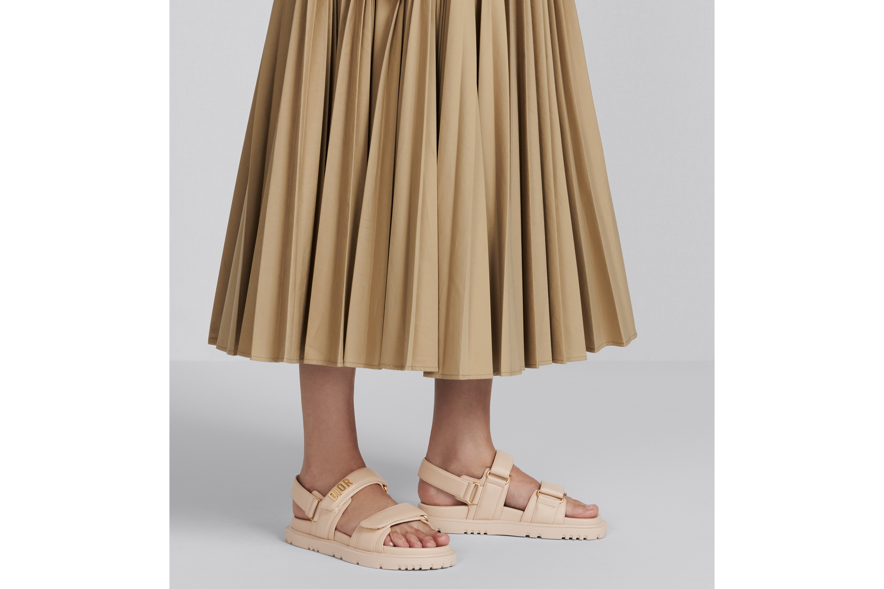 look_image_alt_prefix Dioract 凉鞋 胭脂米色羊皮革 E15