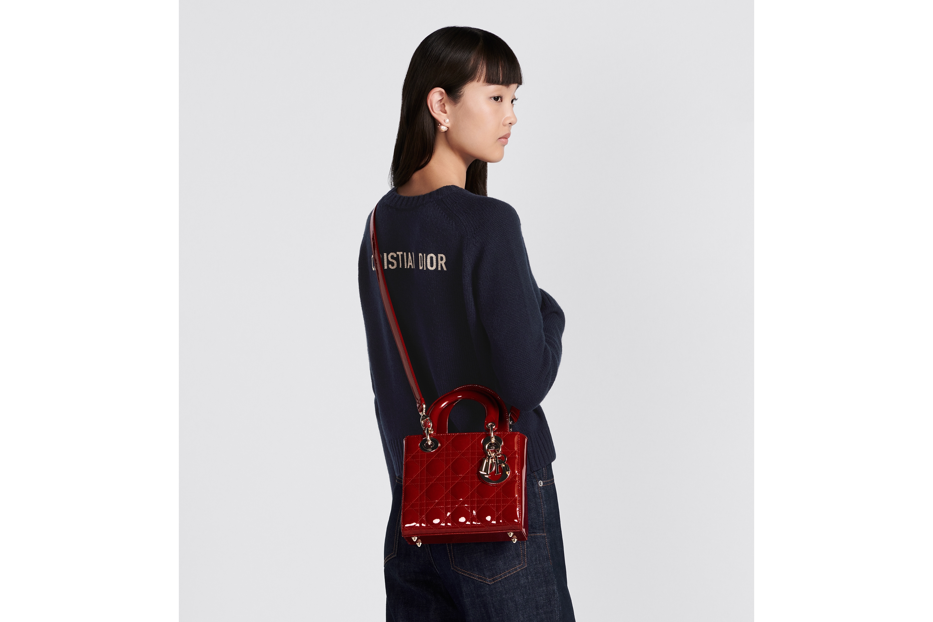 look_image_alt_prefix 小号 Lady Dior My ABCDior 手袋 樱桃红漆皮牛皮革藤格纹 E06