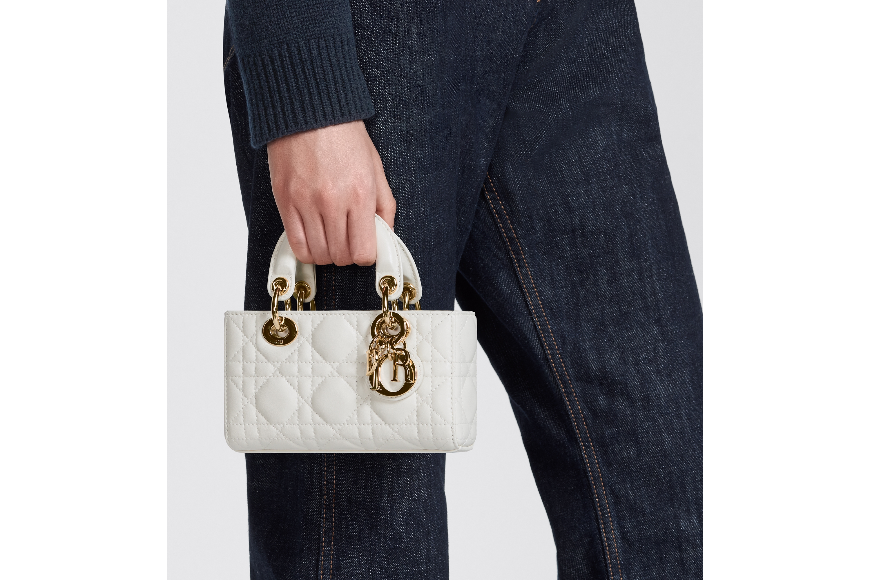 look_image_alt_prefix Lady D-Joy 超迷你手袋 奶白色羊皮革藤格纹 E14