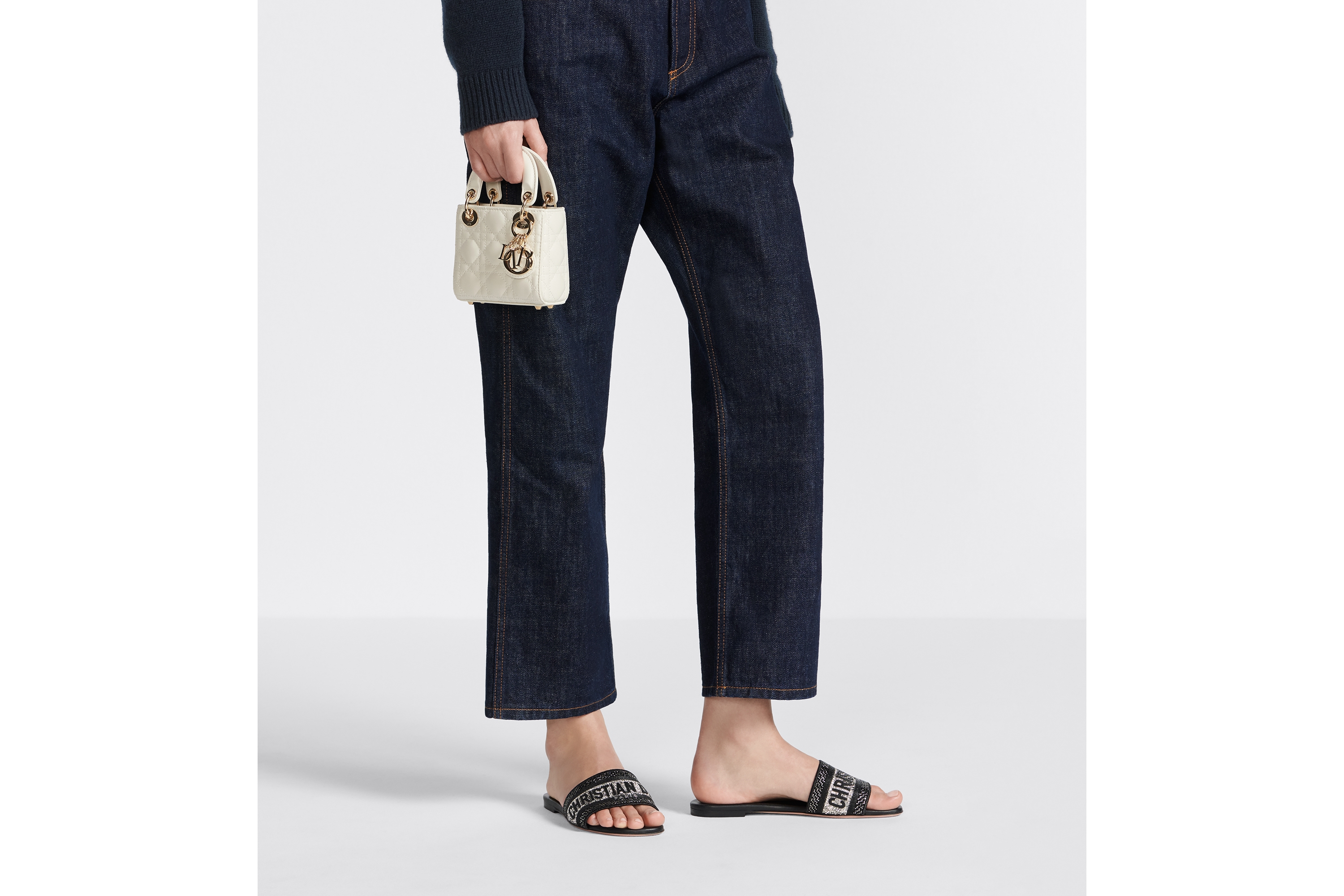 look_image_alt_prefix Lady Dior 超迷你手袋 奶白色羊皮革藤格纹 E11