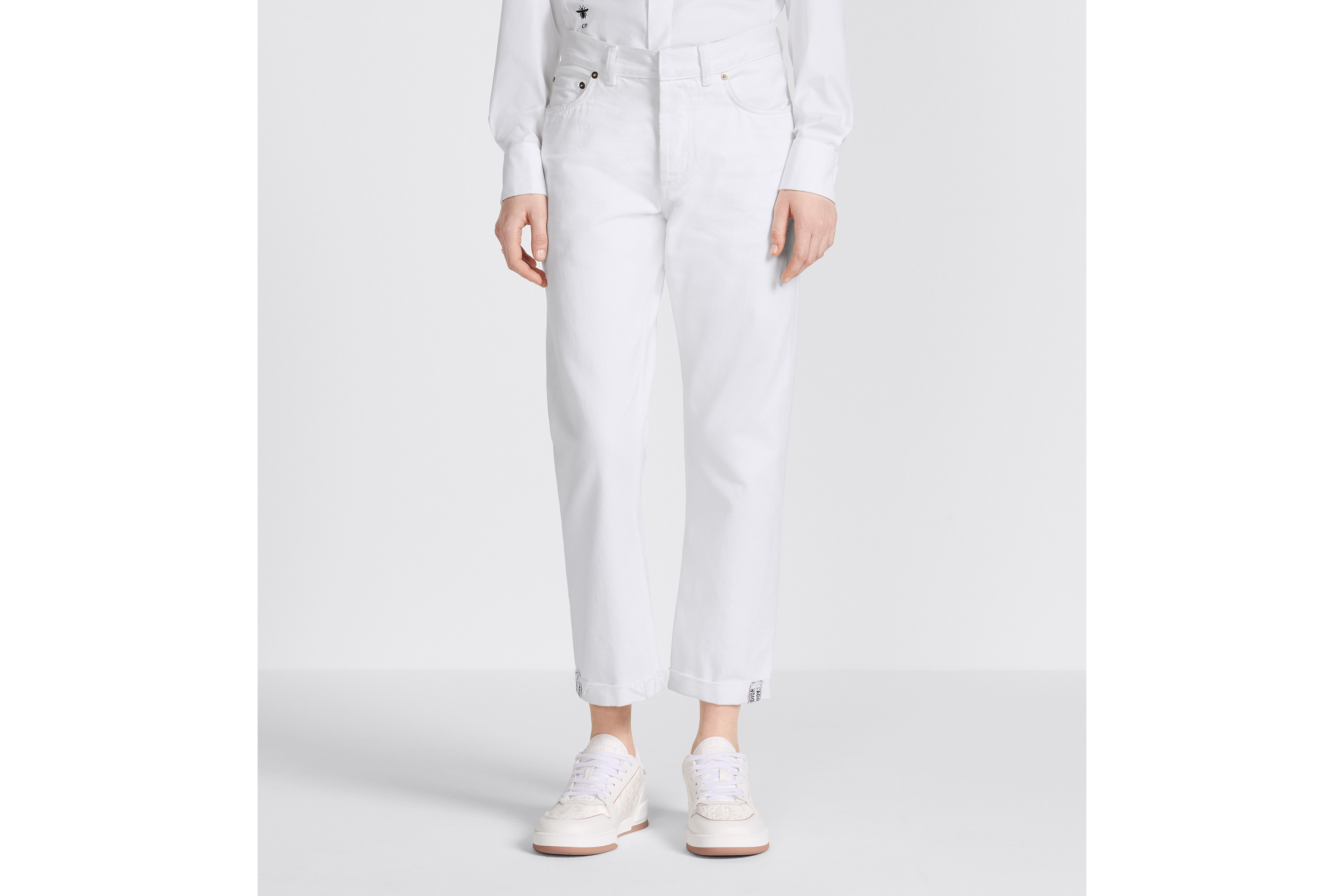 look_image_alt_prefix 男友风牛仔裤 白色牛仔面料 E14