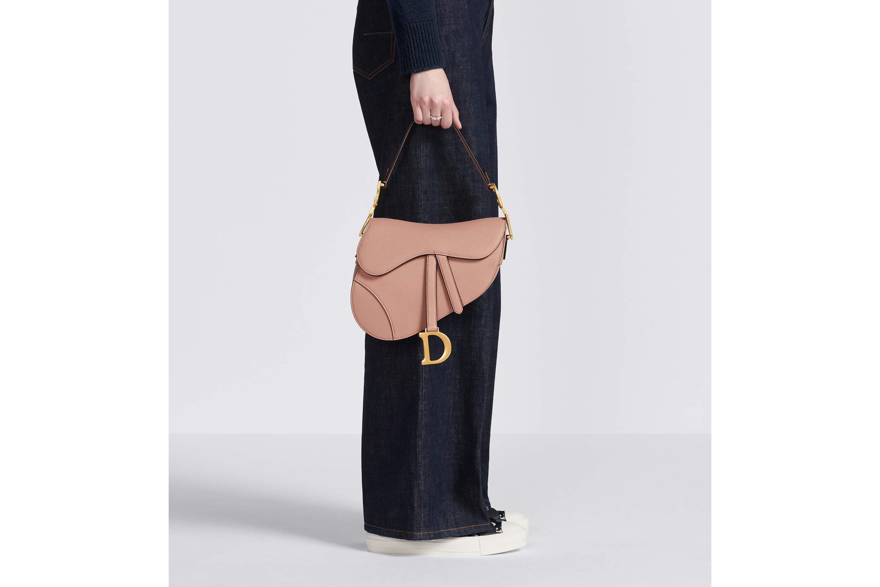 look_image_alt_prefix 马鞍包（附肩带） 绯红色粒面牛皮革 E11