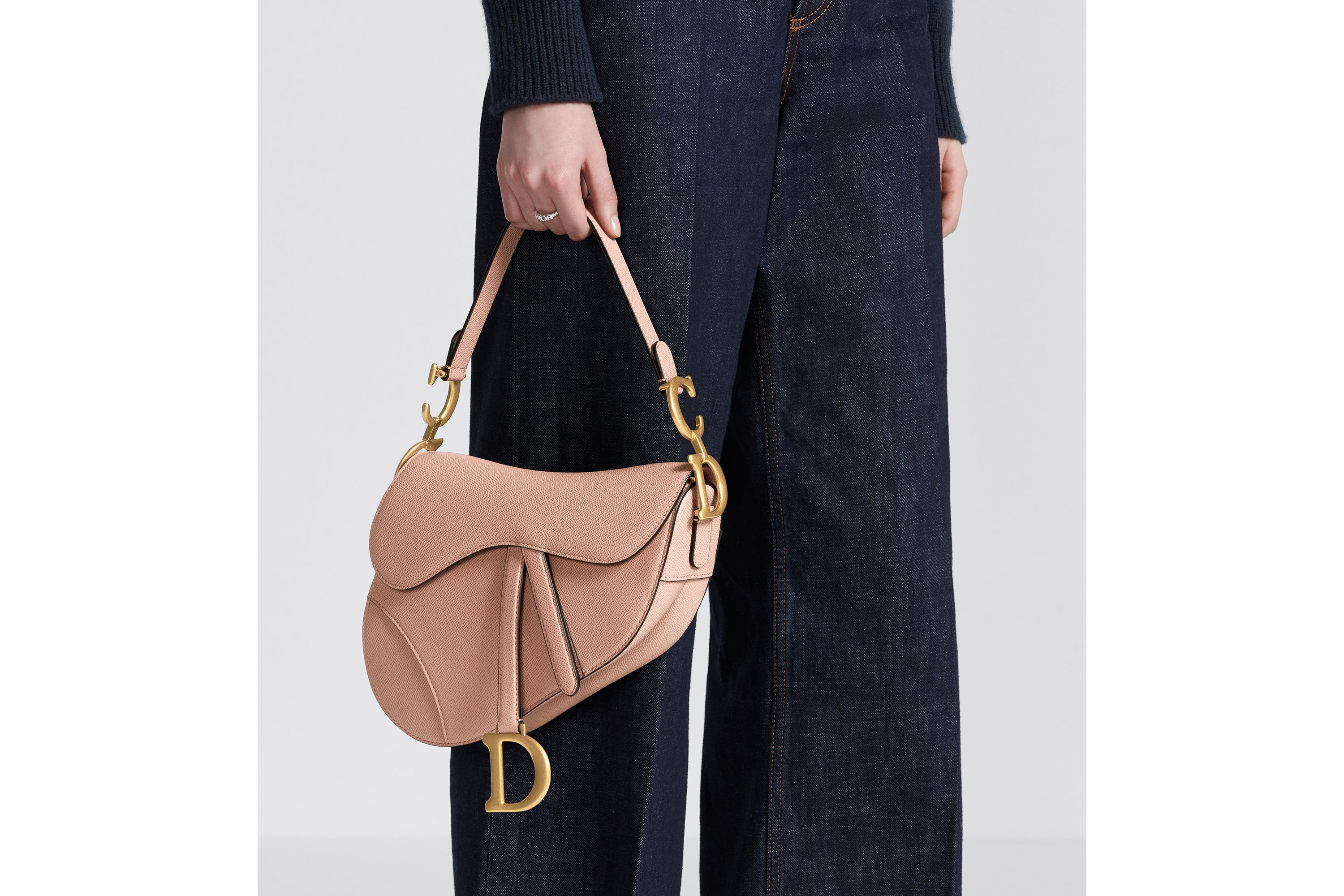 look_image_alt_prefix 马鞍包（附肩带） 绯红色粒面牛皮革 E14