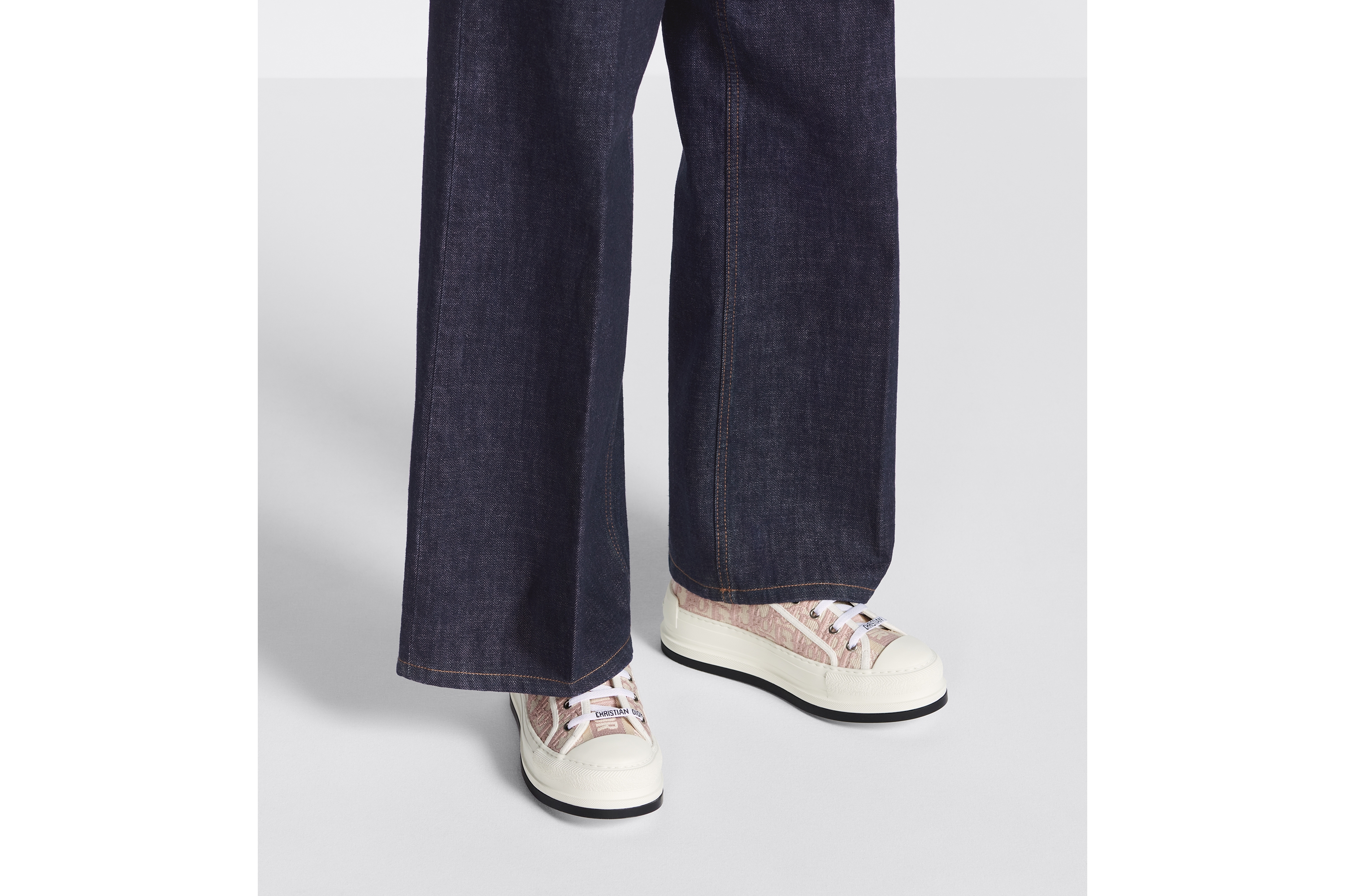 Walk'n'Dior 厚底运动鞋 裸色棉质刺绣面料 Oblique 印花 E15