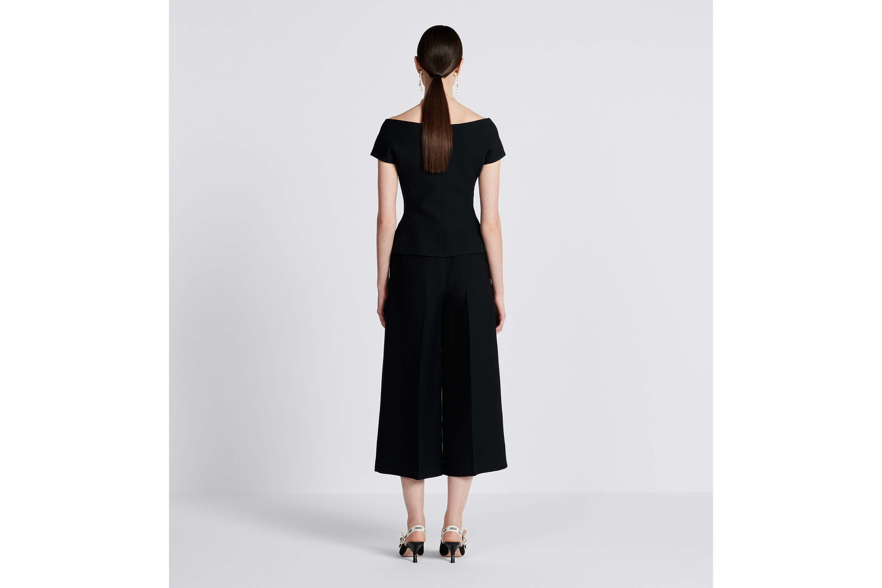 look_image_alt_prefix 七分裤 黑色绵羊毛混纺面料 E03