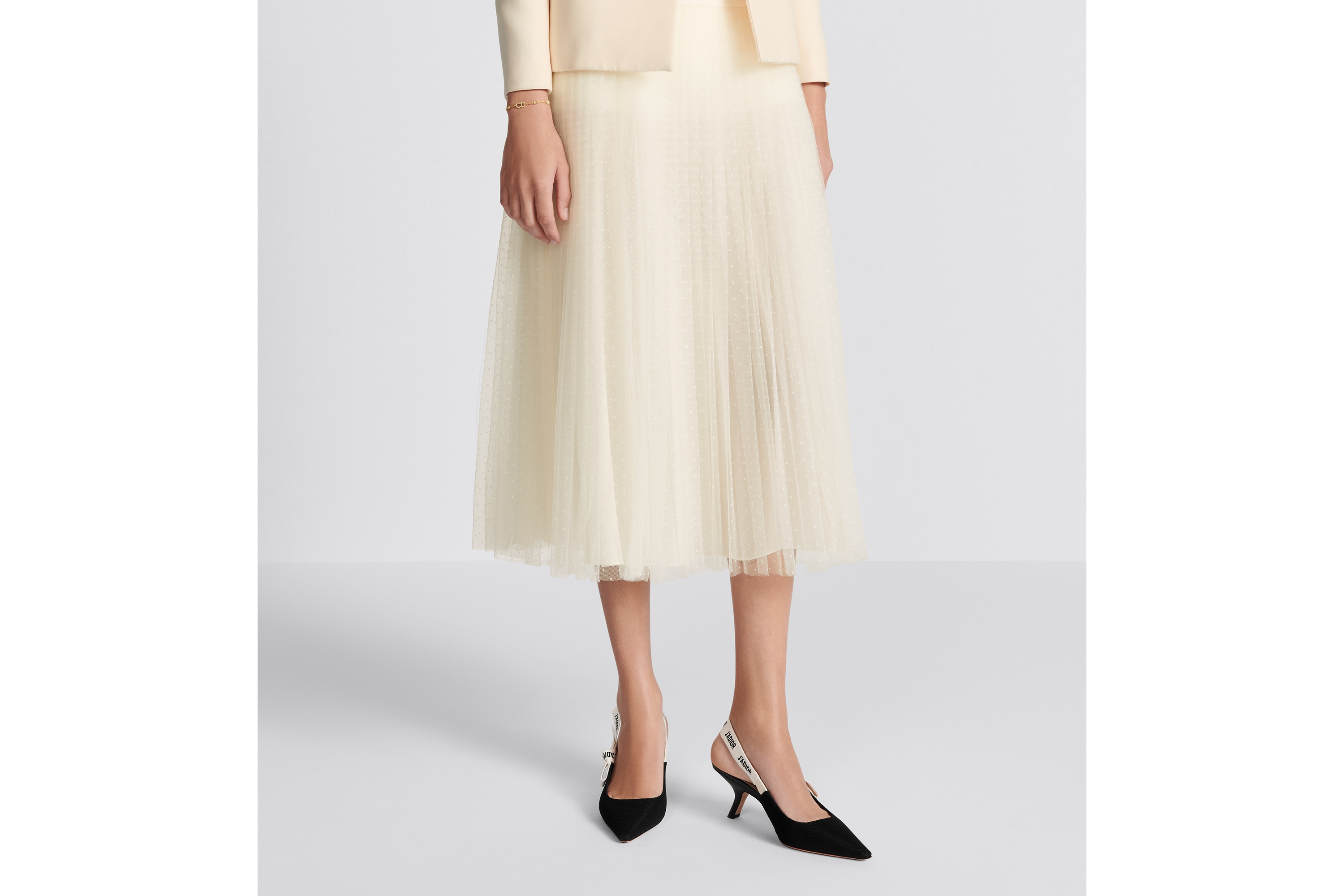 look_image_alt_prefix 中长百褶裙 米白色小花薄洋纱 E15