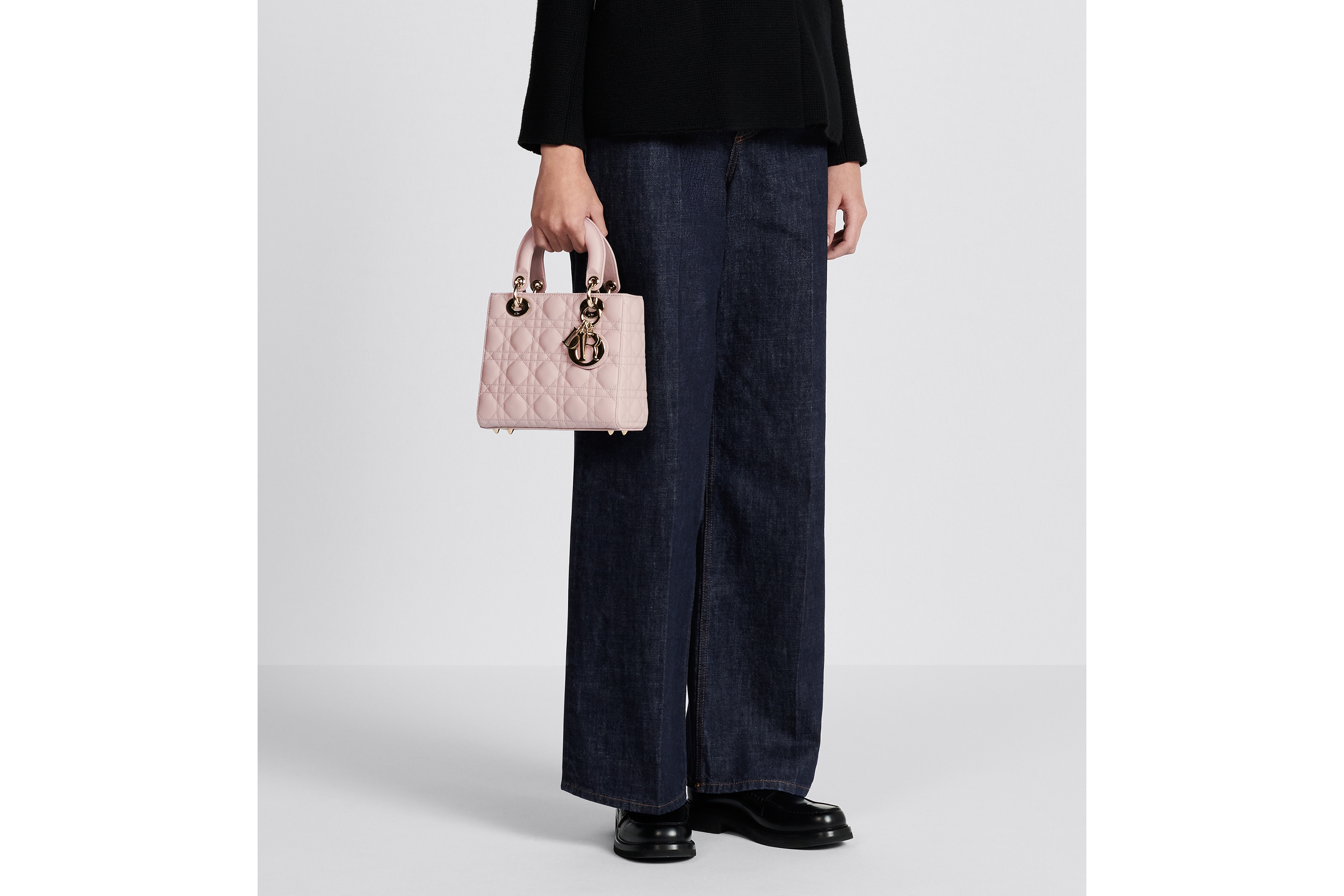 look_image_alt_prefix 小号 Lady Dior My ABCDior 手袋 胭脂粉色羊皮革藤格纹 E15