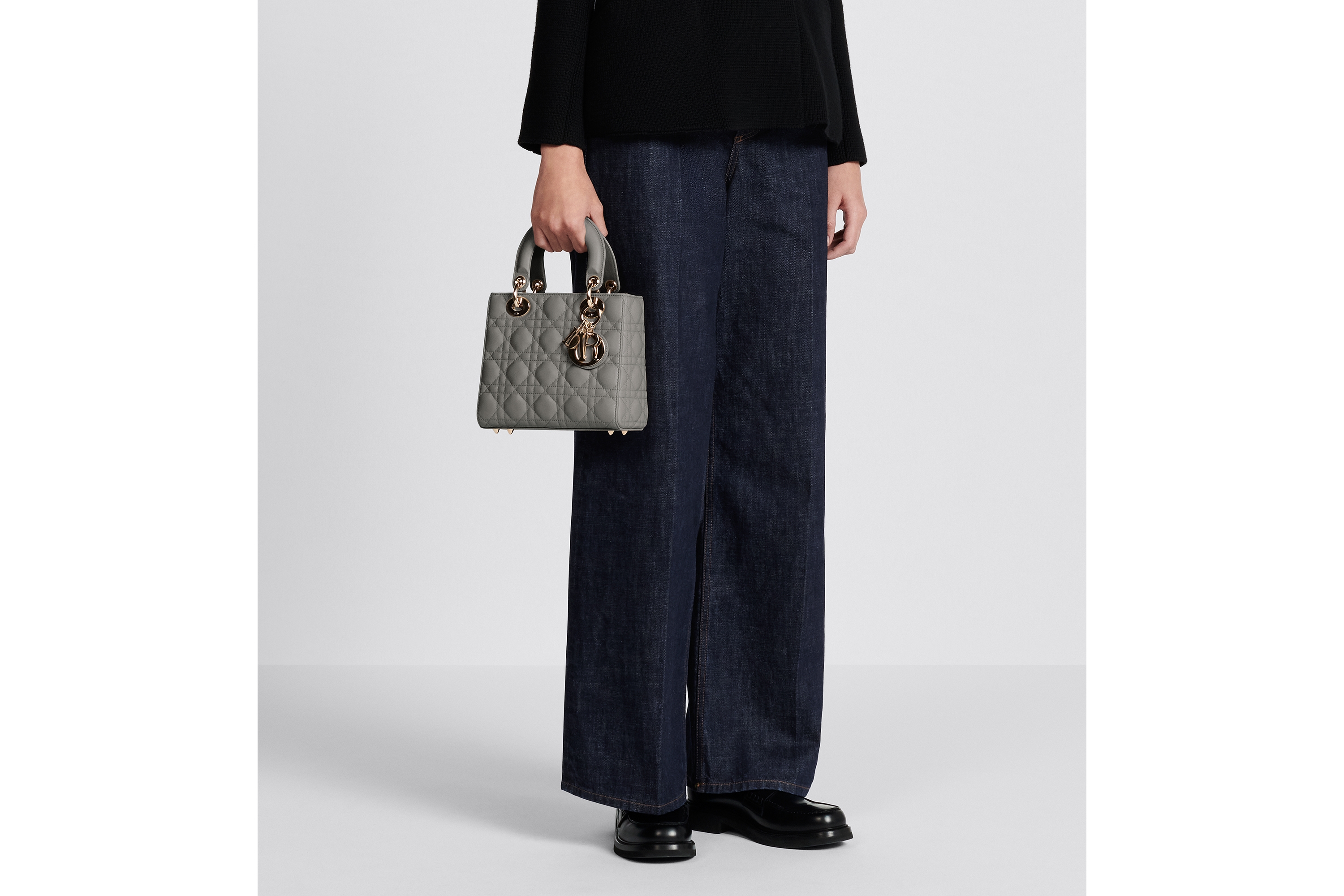 look_image_alt_prefix 小号 Lady Dior My ABCDior 手袋 岩石灰色羊皮革藤格纹 E15