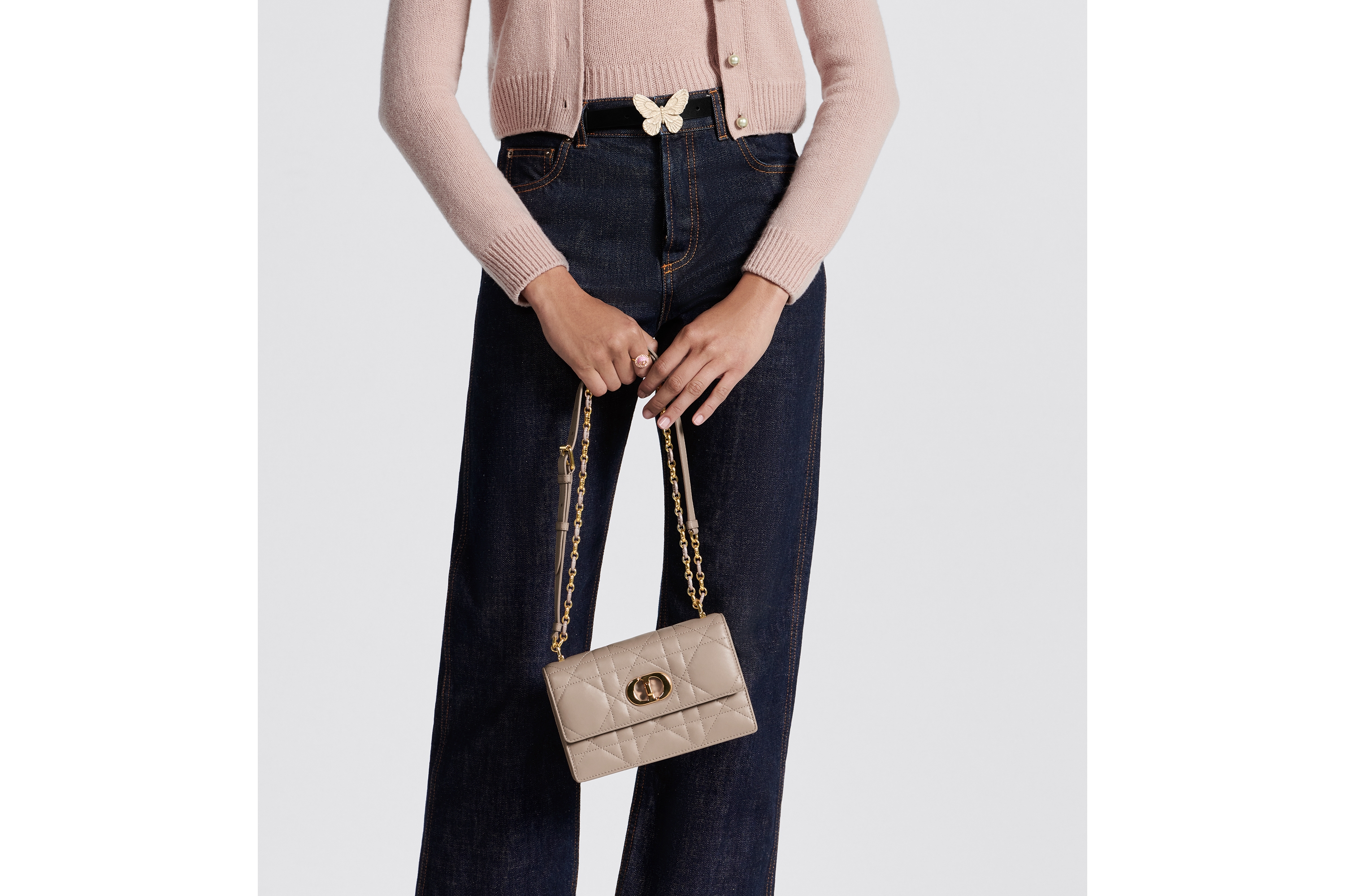 look_image_alt_prefix Miss Caro 迷你链条手袋 胭脂米色羊皮革超大藤格纹 E15