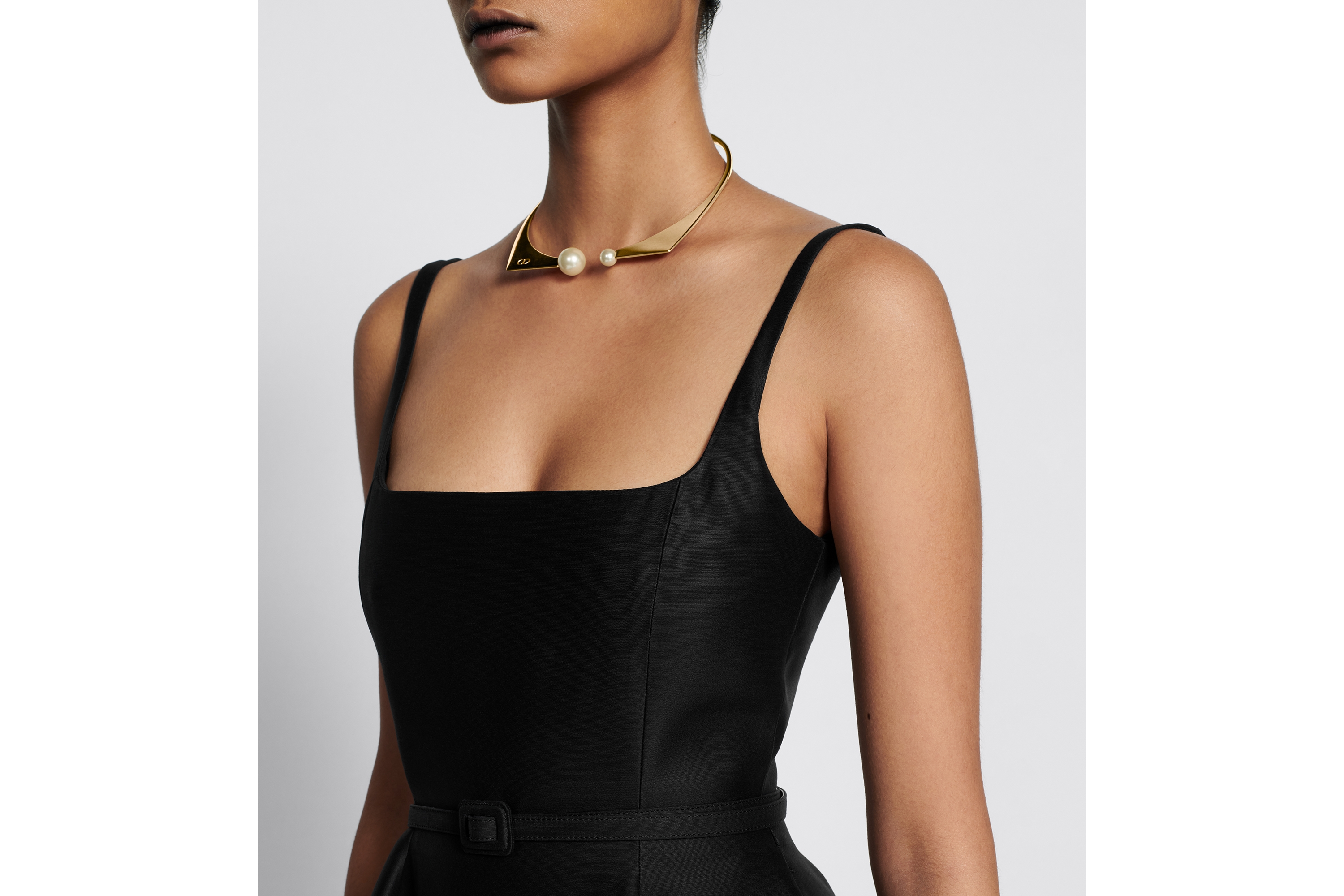 look_image_alt_prefix 喇叭形中长款连衣裙 黑色绵羊毛和桑蚕丝混纺面料 E13