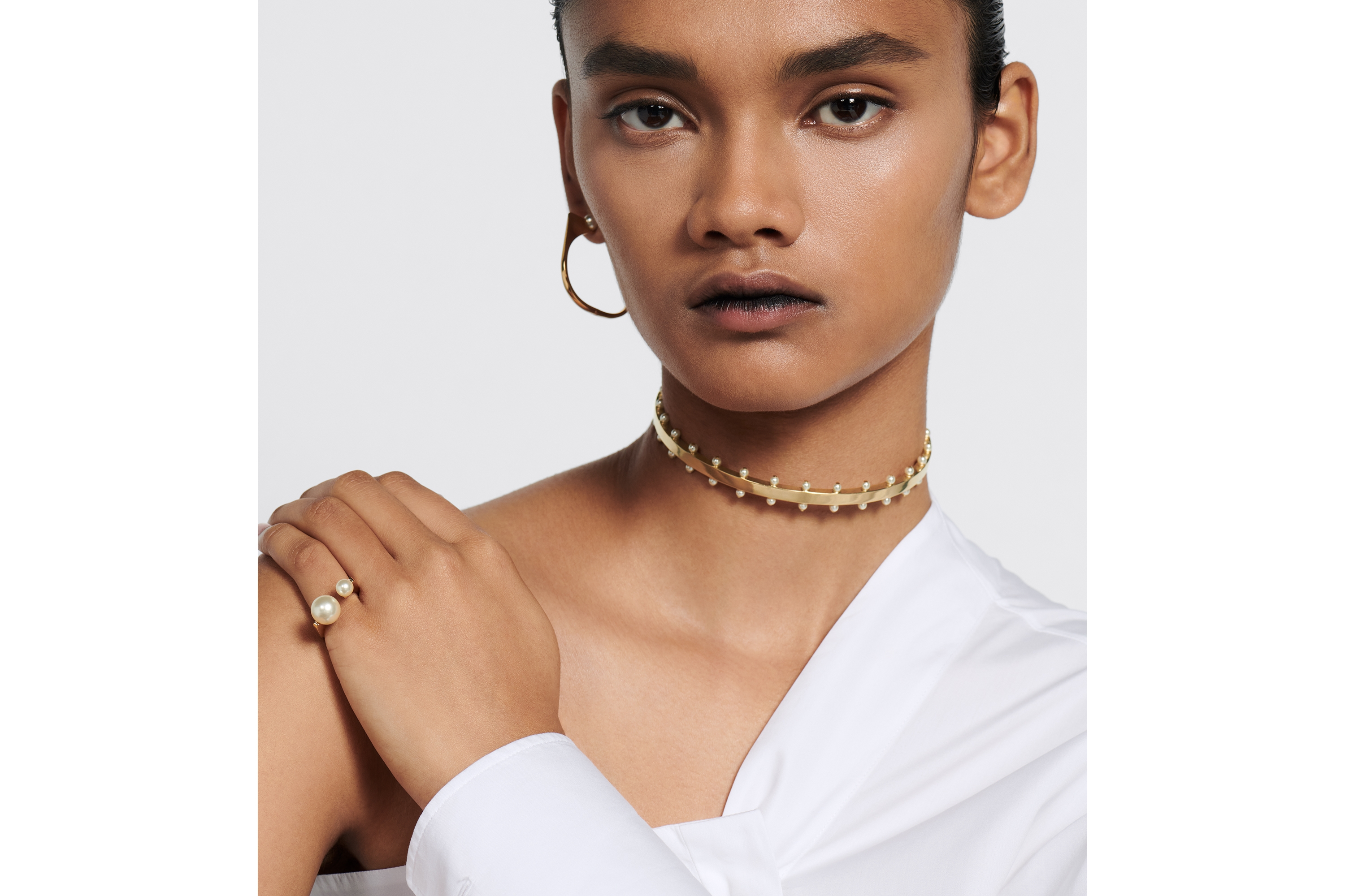 look_image_alt_prefix Dior Tribales New Look 戒指 金色饰面金属和白色树脂珠饰 E11