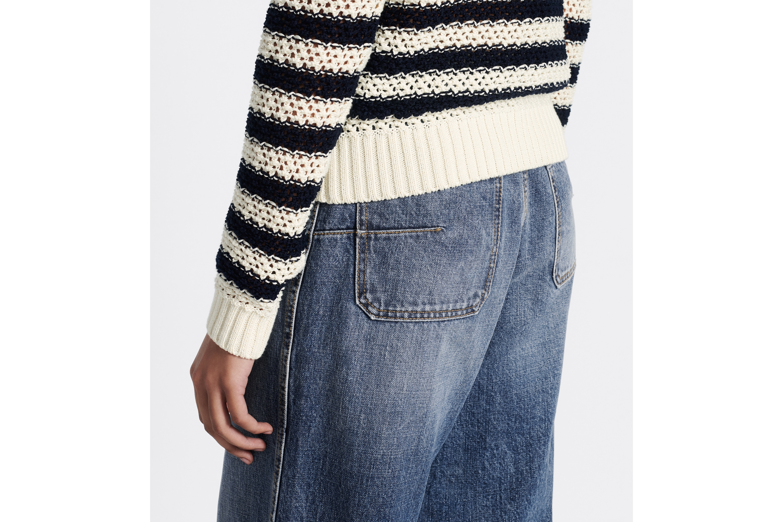 look_image_alt_prefix Dior 8 喇叭形牛仔裤，D04 蓝色石洗棉质牛仔布 E10