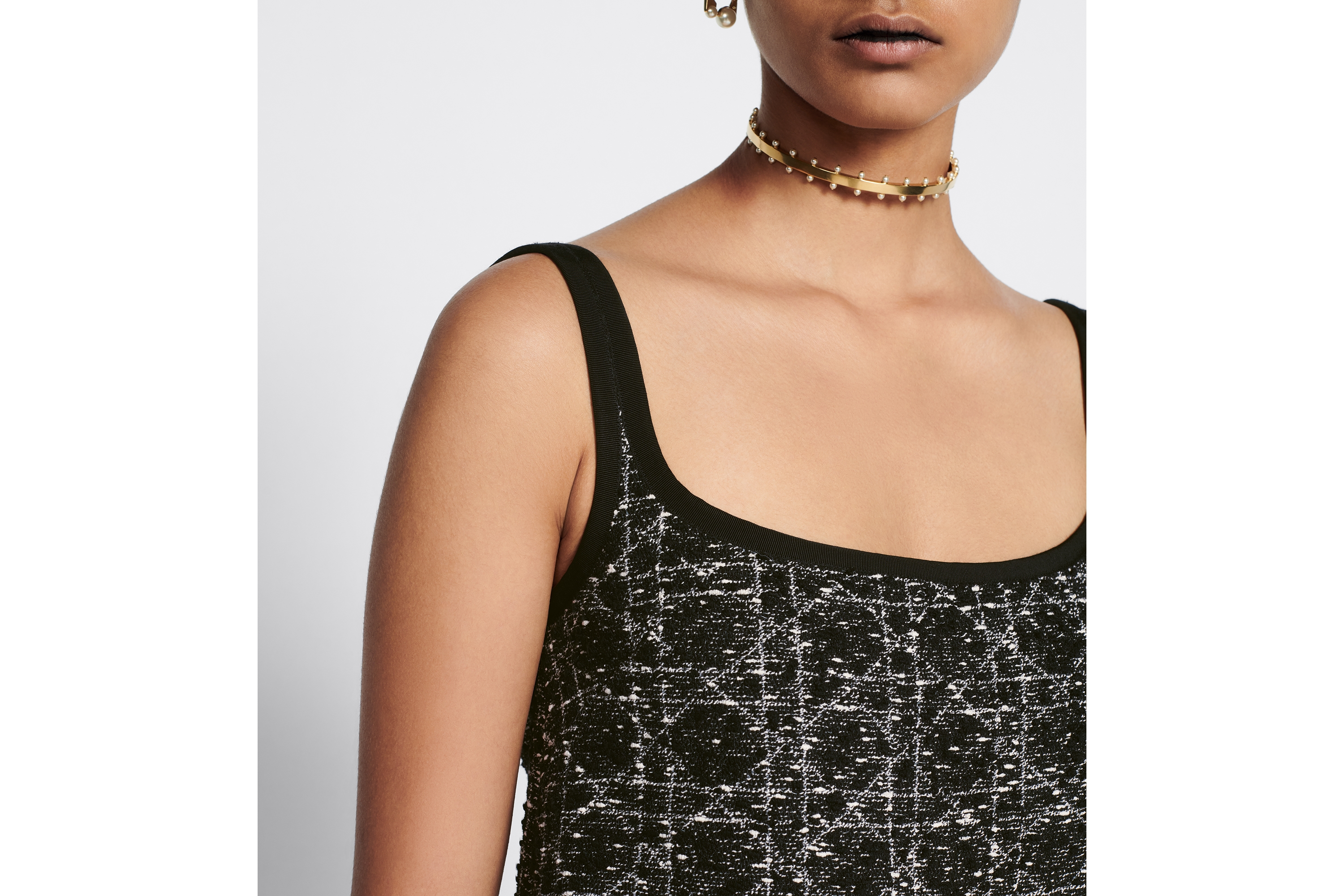 look_image_alt_prefix 短款喇叭形连衣裙 黑色和白色棉质混纺粗花呢超大藤格纹 E12