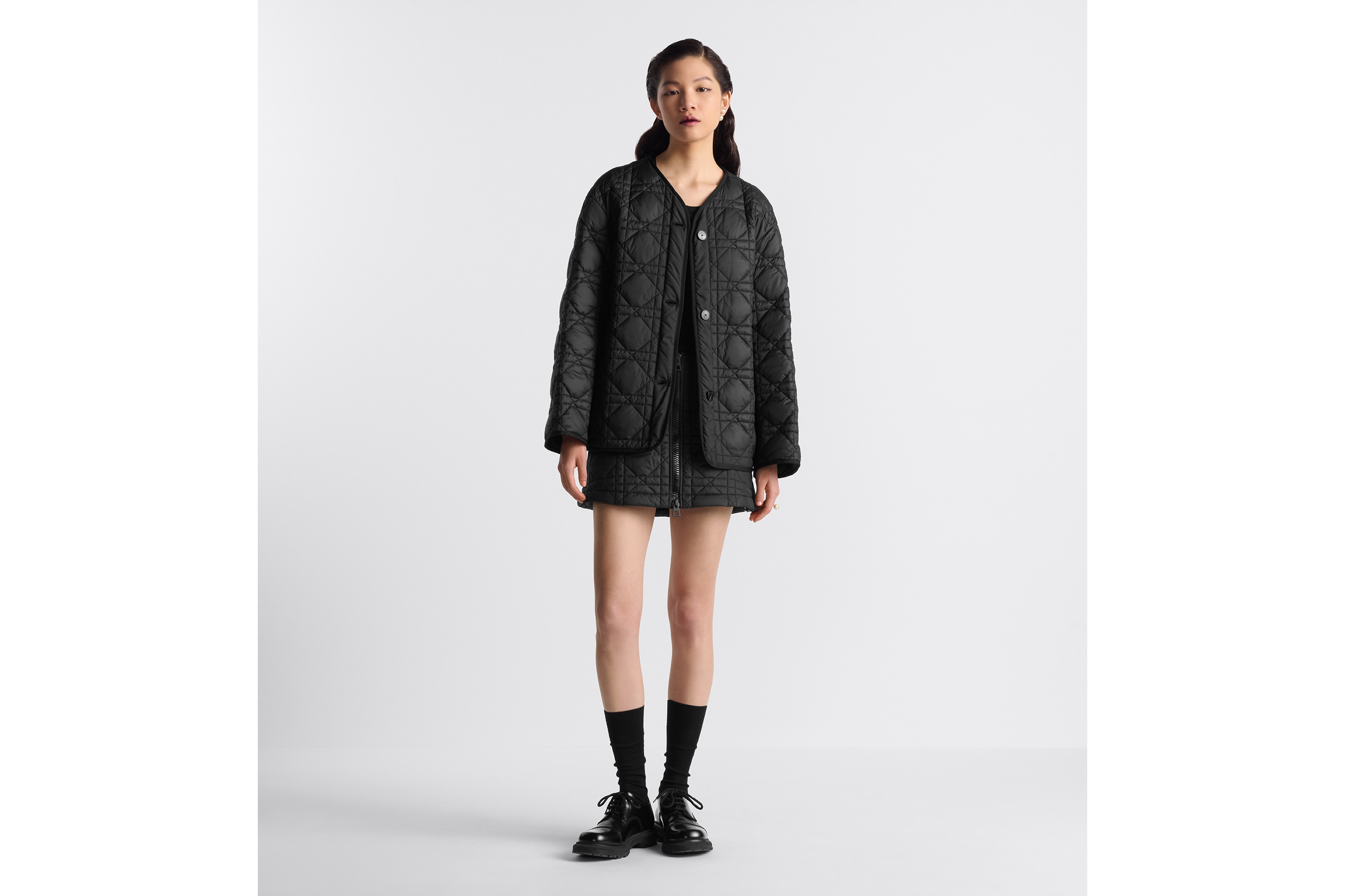 look_image_alt_prefix 迷你裙 黑色塔夫绸科技面料绗缝效果超大藤格纹 E01