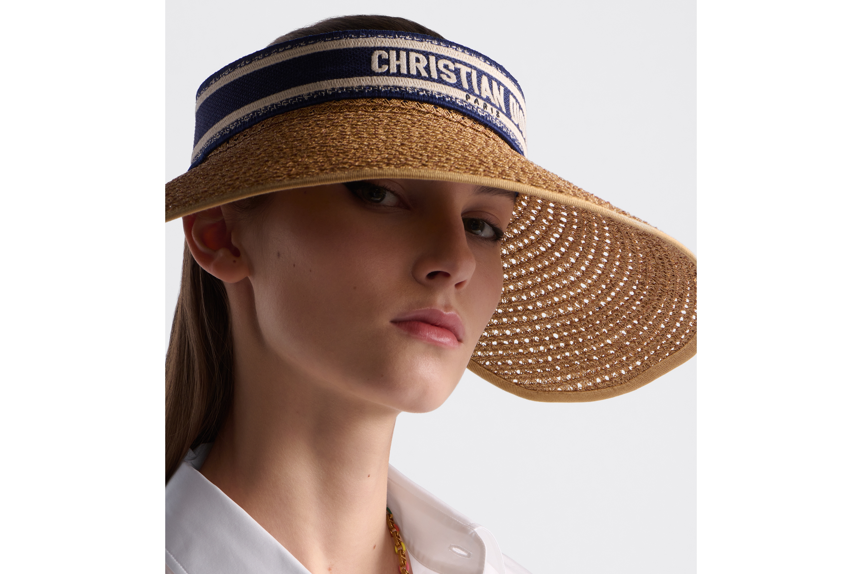 Dioriviera D-Ocean Mitzah 遮阳帽 纸编搭配海军蓝色和白色刺绣饰带 E08