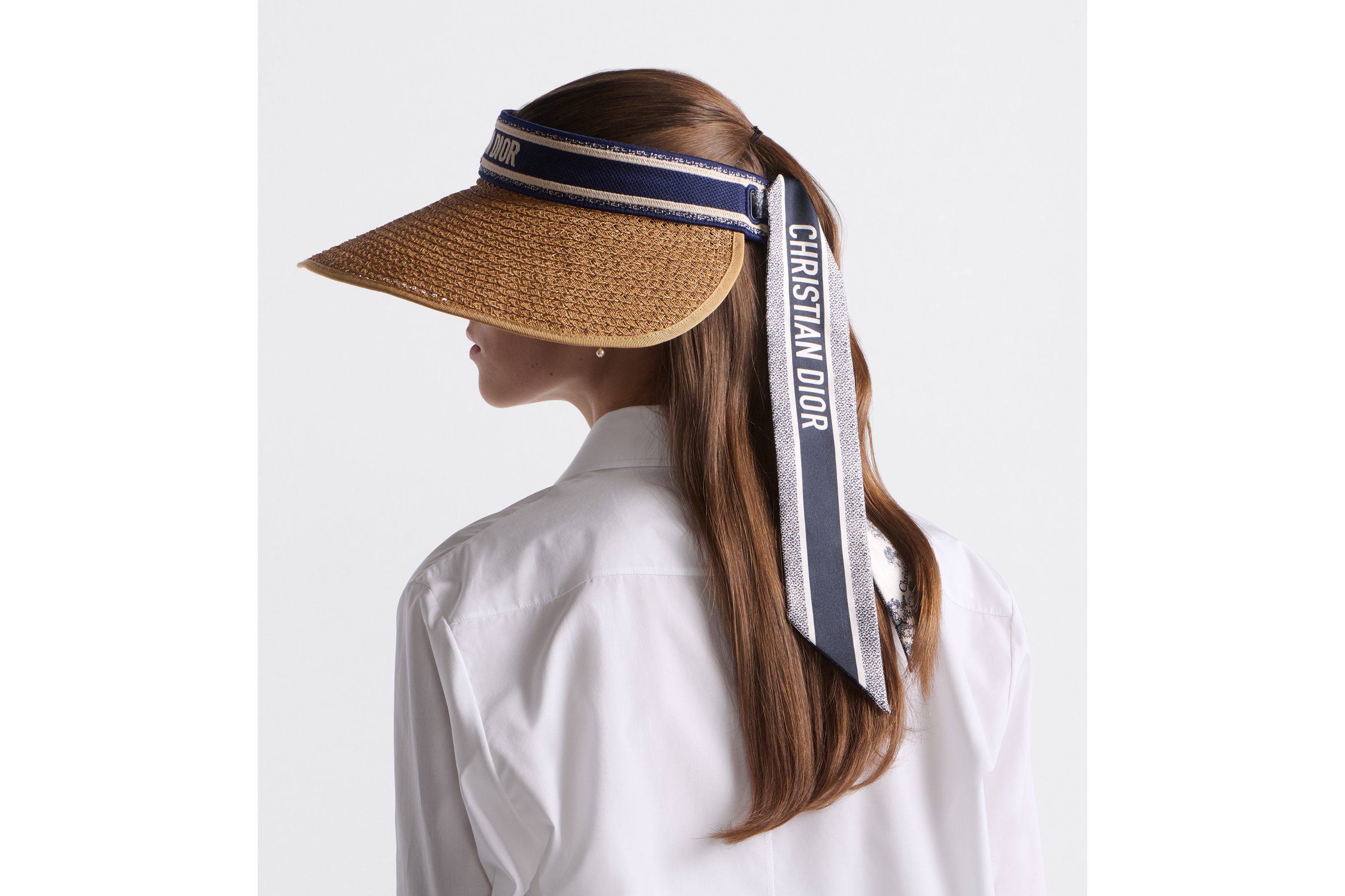 look_image_alt_prefix Dioriviera D-Ocean Mitzah 遮阳帽 纸编搭配海军蓝色和白色刺绣饰带 E09