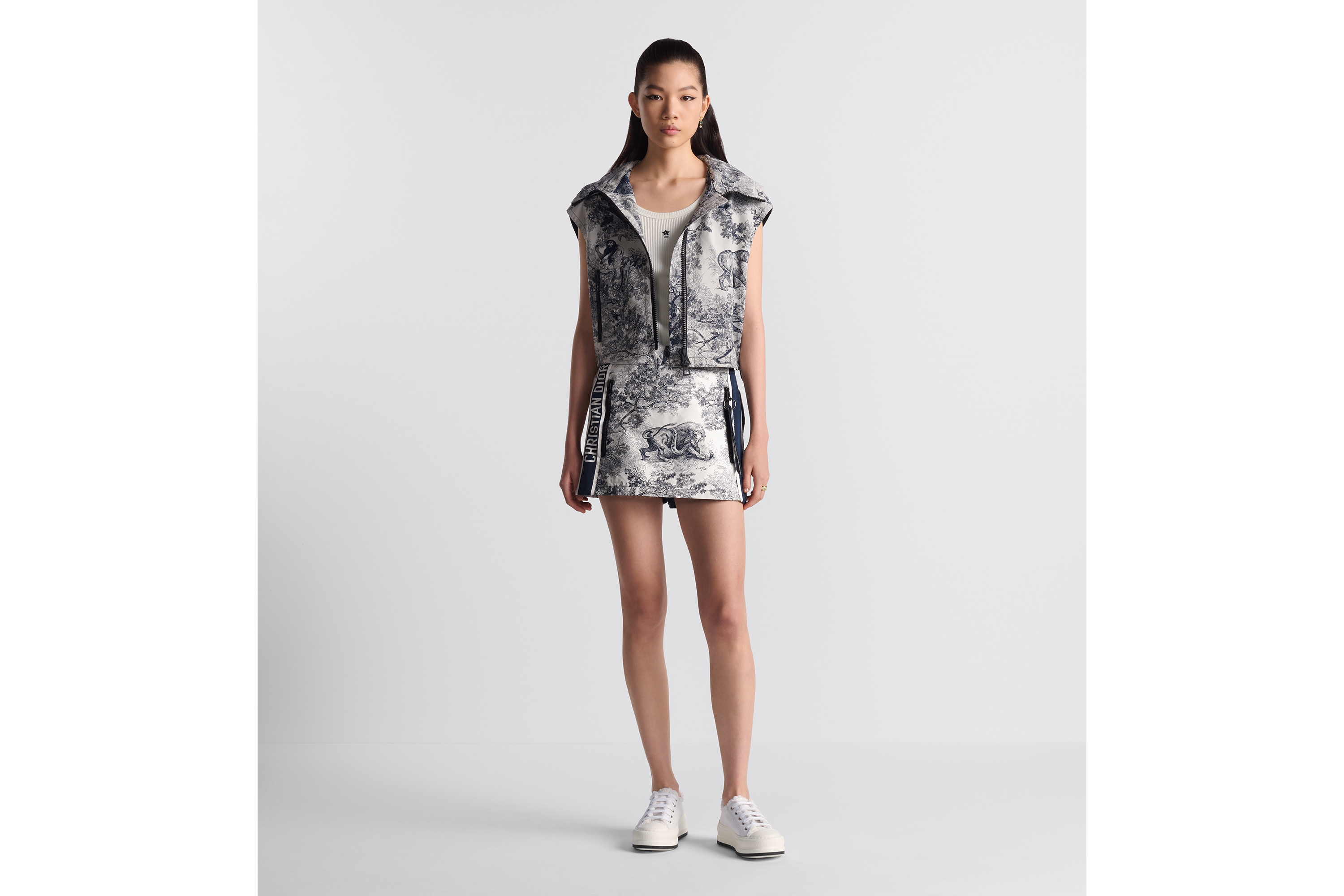 Dioriviera 裙裤 白色和蓝色塔夫绸科技提花面料 Sauvage 茹伊印花图案 E01