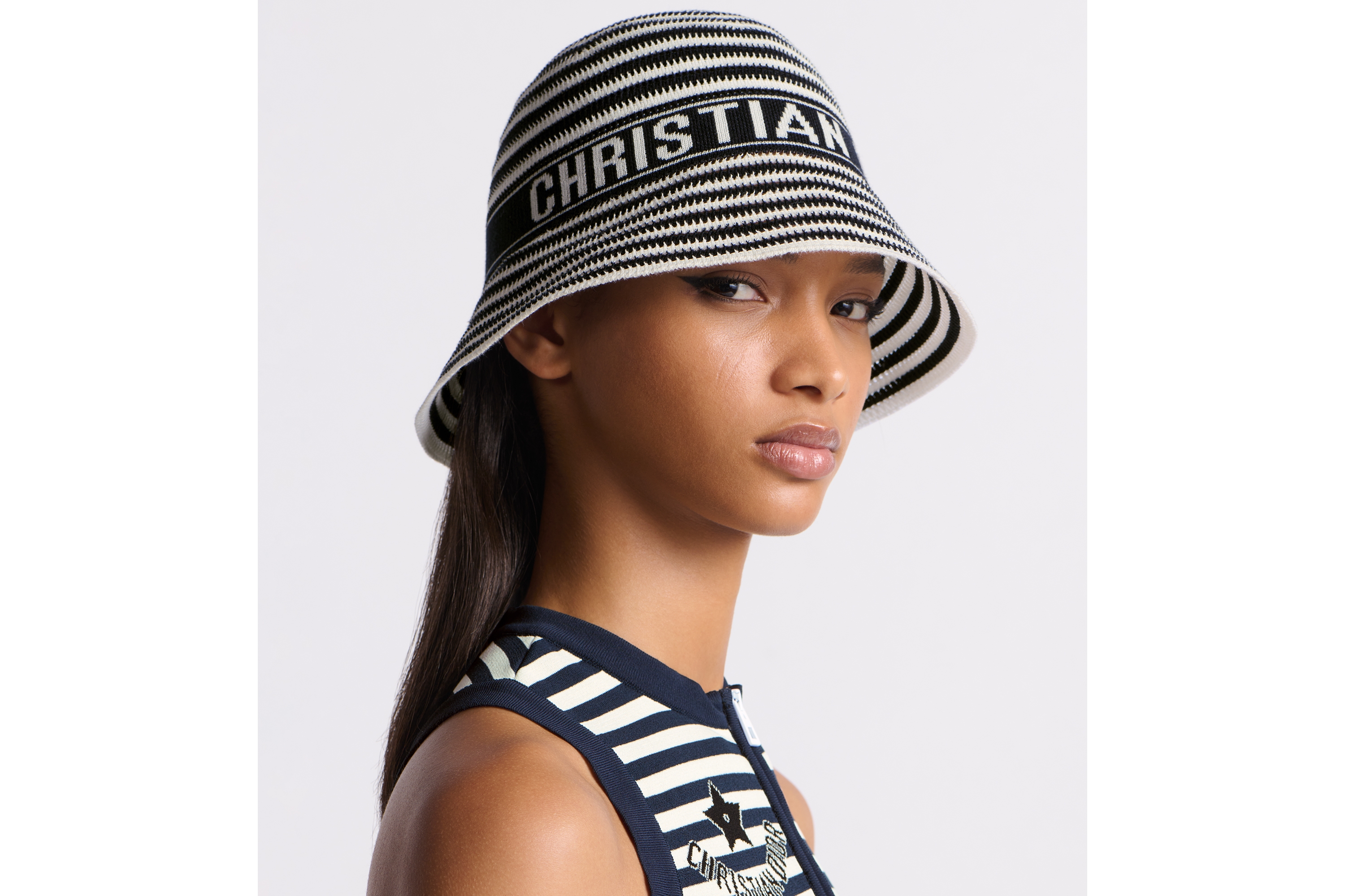 look_image_alt_prefix Dioriviera D-Tulipe 窄檐钟形女帽 海军蓝色和白色混纺针织面料 E08