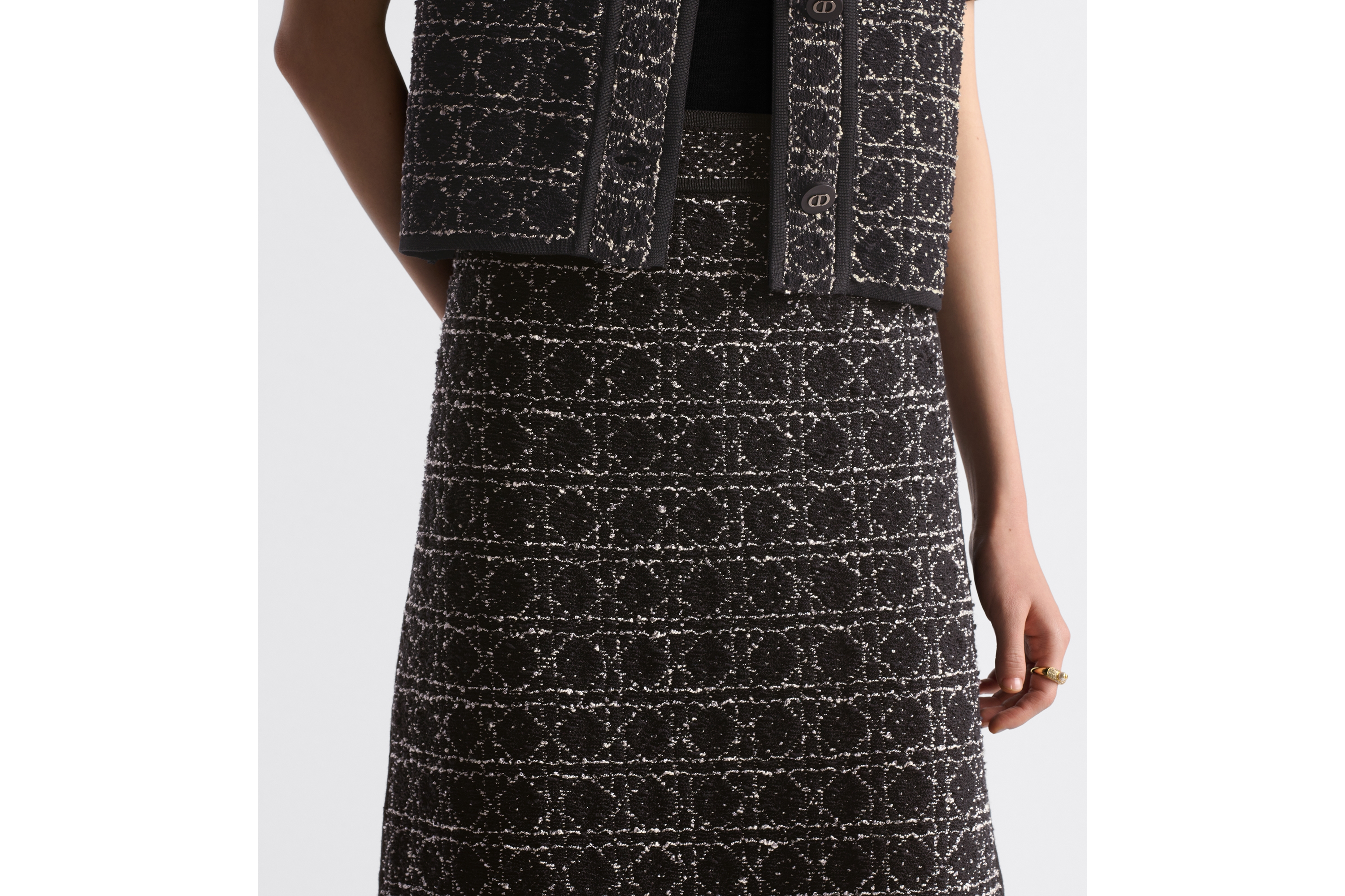 look_image_alt_prefix 直筒半裙 黑色和白色棉质混纺粗花呢科技面料超大藤格纹 E13