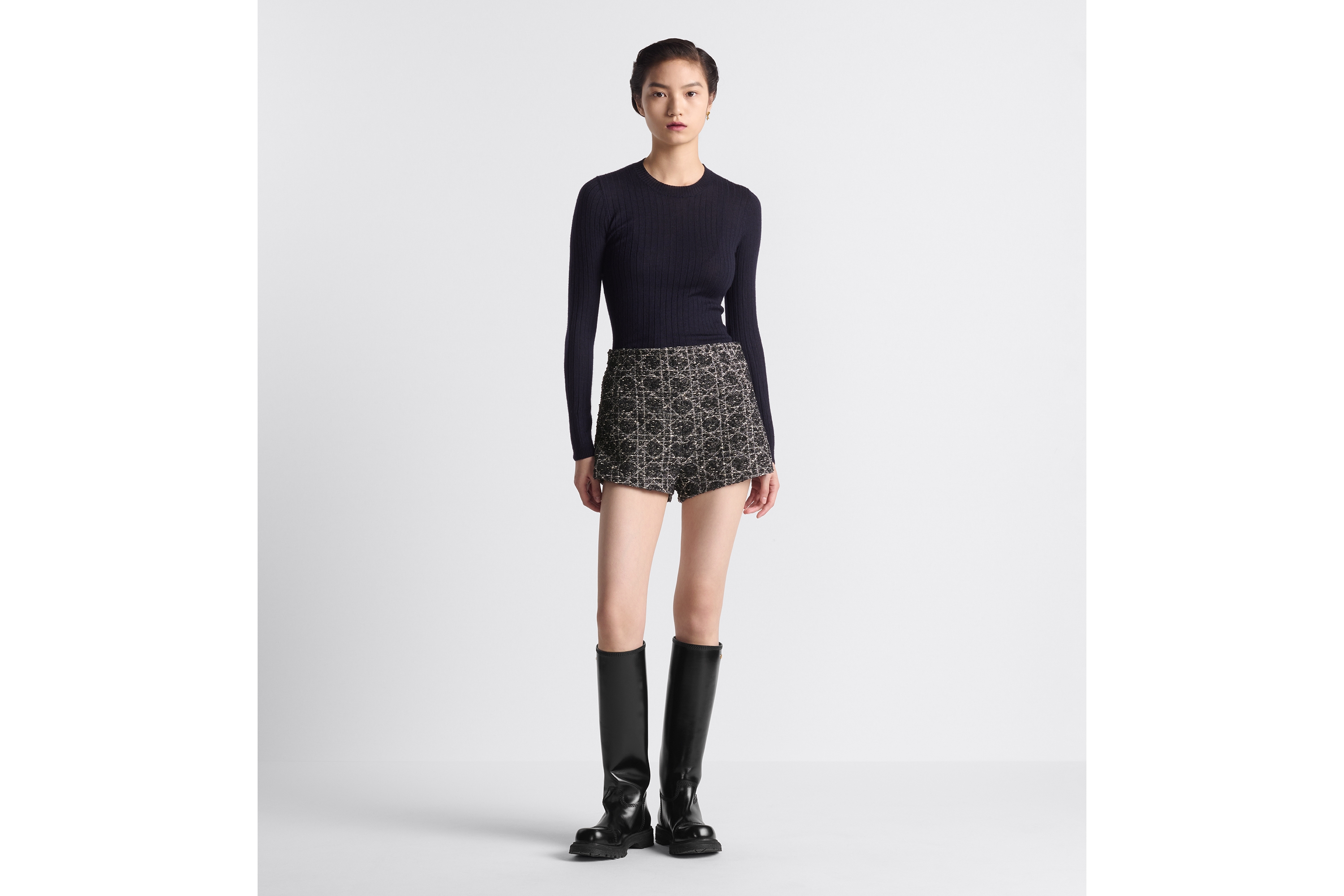 look_image_alt_prefix 短裤 黑色和白色棉质混纺粗花呢超大藤格纹 E01