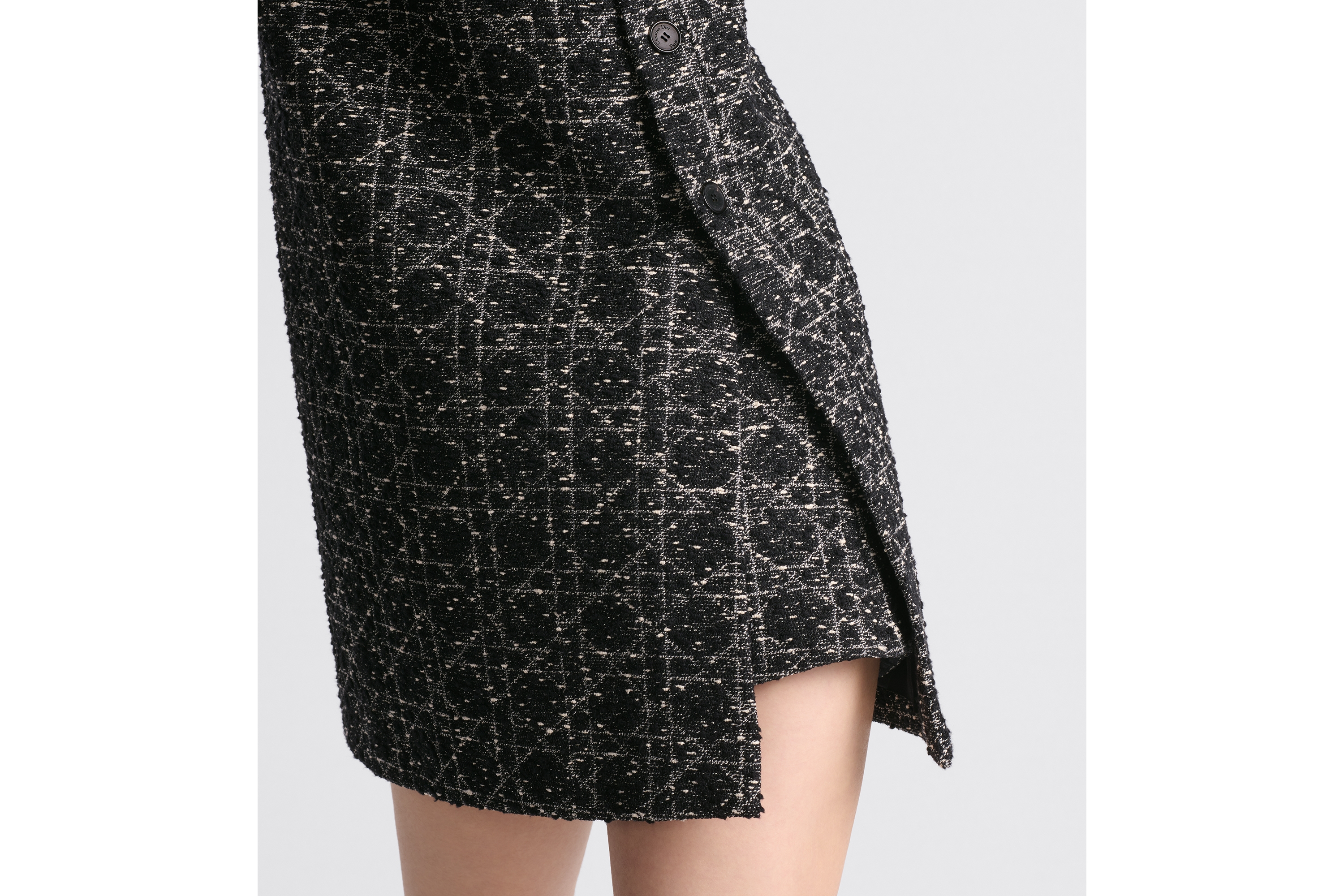 look_image_alt_prefix 无袖束腰衬衫 黑色和白色棉质混纺粗花呢超大藤格纹 E10