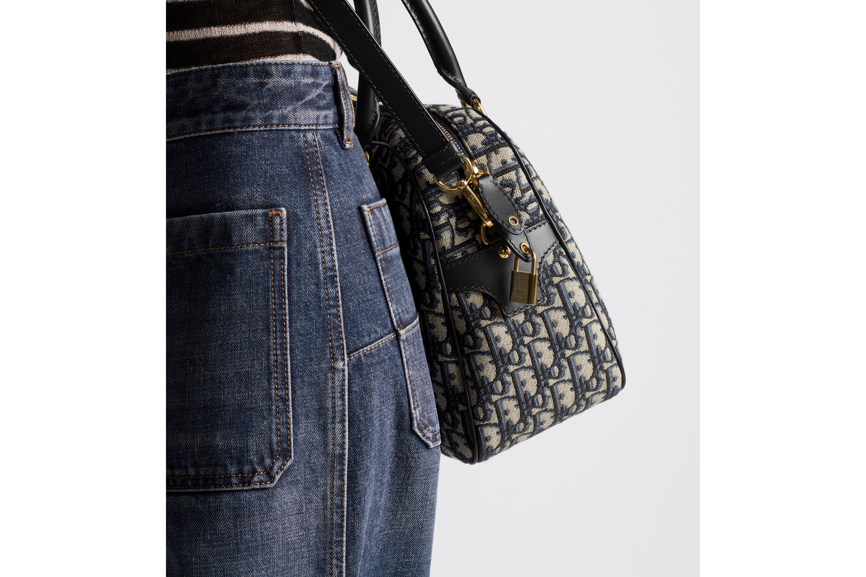 look_image_alt_prefix 大号 D-Vibe 保龄球包 蓝色 Oblique 印花面料 E17