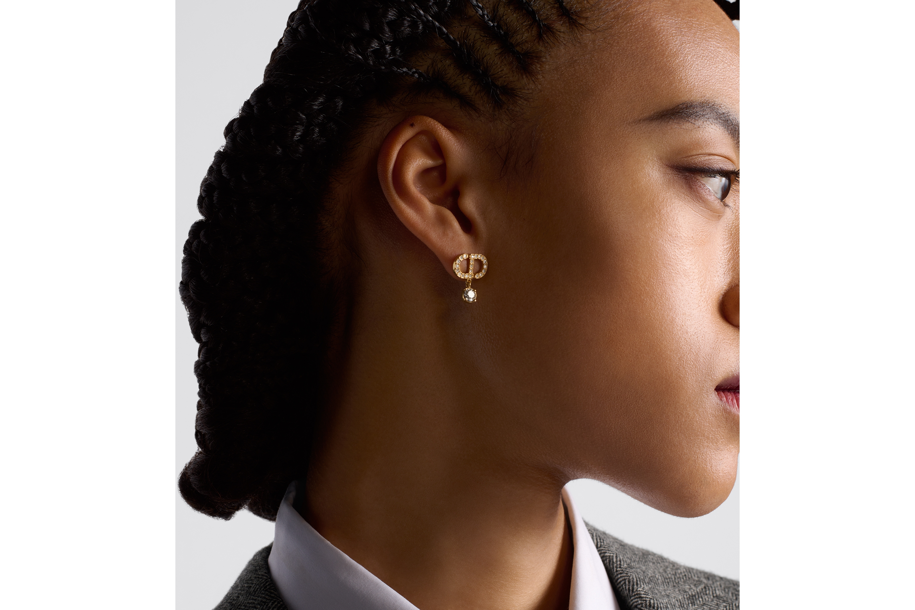 Petit CD 耳环 金色饰面金属和闪亮晶体装饰 E07