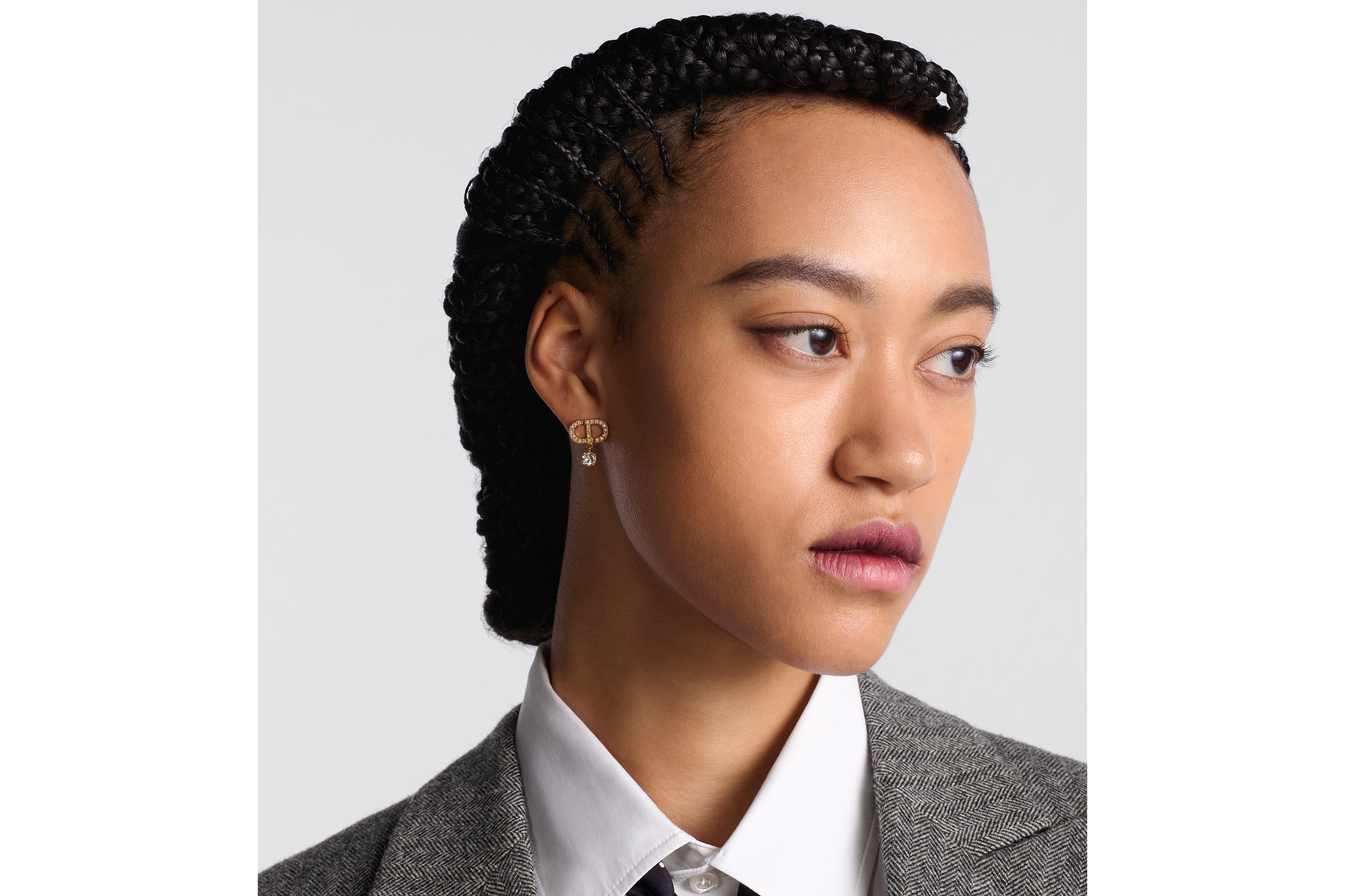 look_image_alt_prefix Petit CD 耳环 金色饰面金属和闪亮晶体装饰 E08