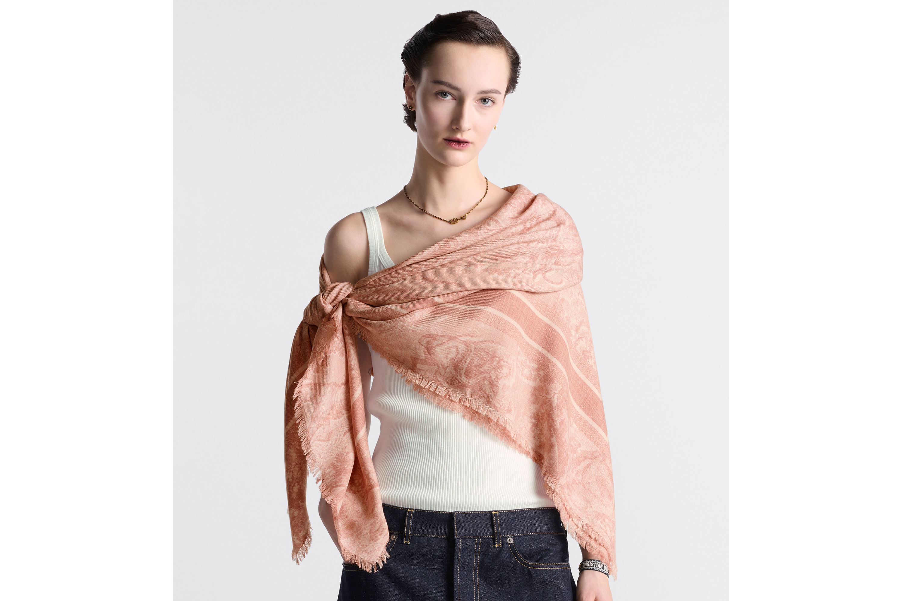 look_image_alt_prefix Dior 印花披肩 玫瑰粉色绵羊毛和桑蚕丝混纺面料 Sauvage 茹伊印花 E04