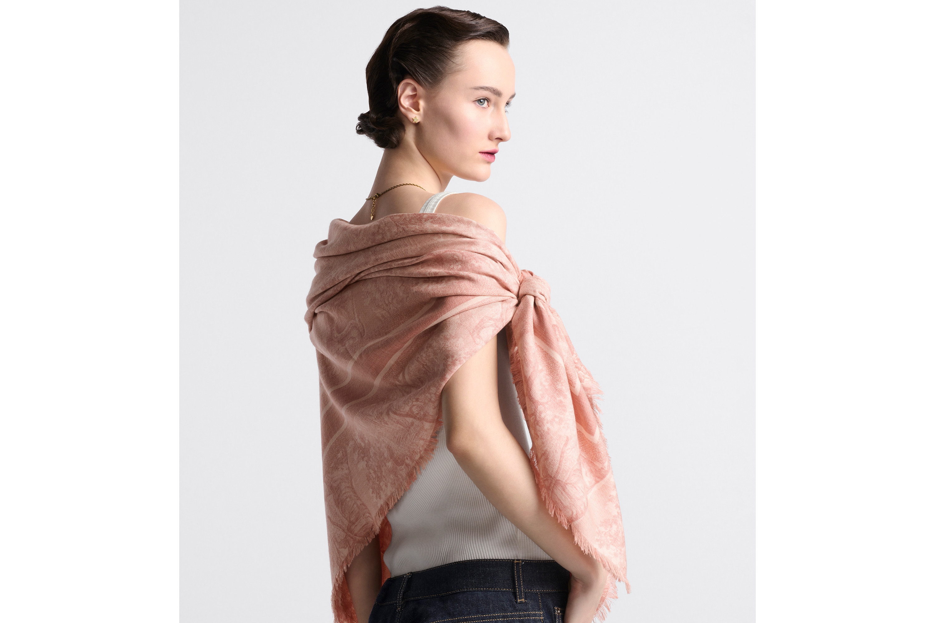 look_image_alt_prefix Dior 印花披肩 玫瑰粉色绵羊毛和桑蚕丝混纺面料 Sauvage 茹伊印花 E05