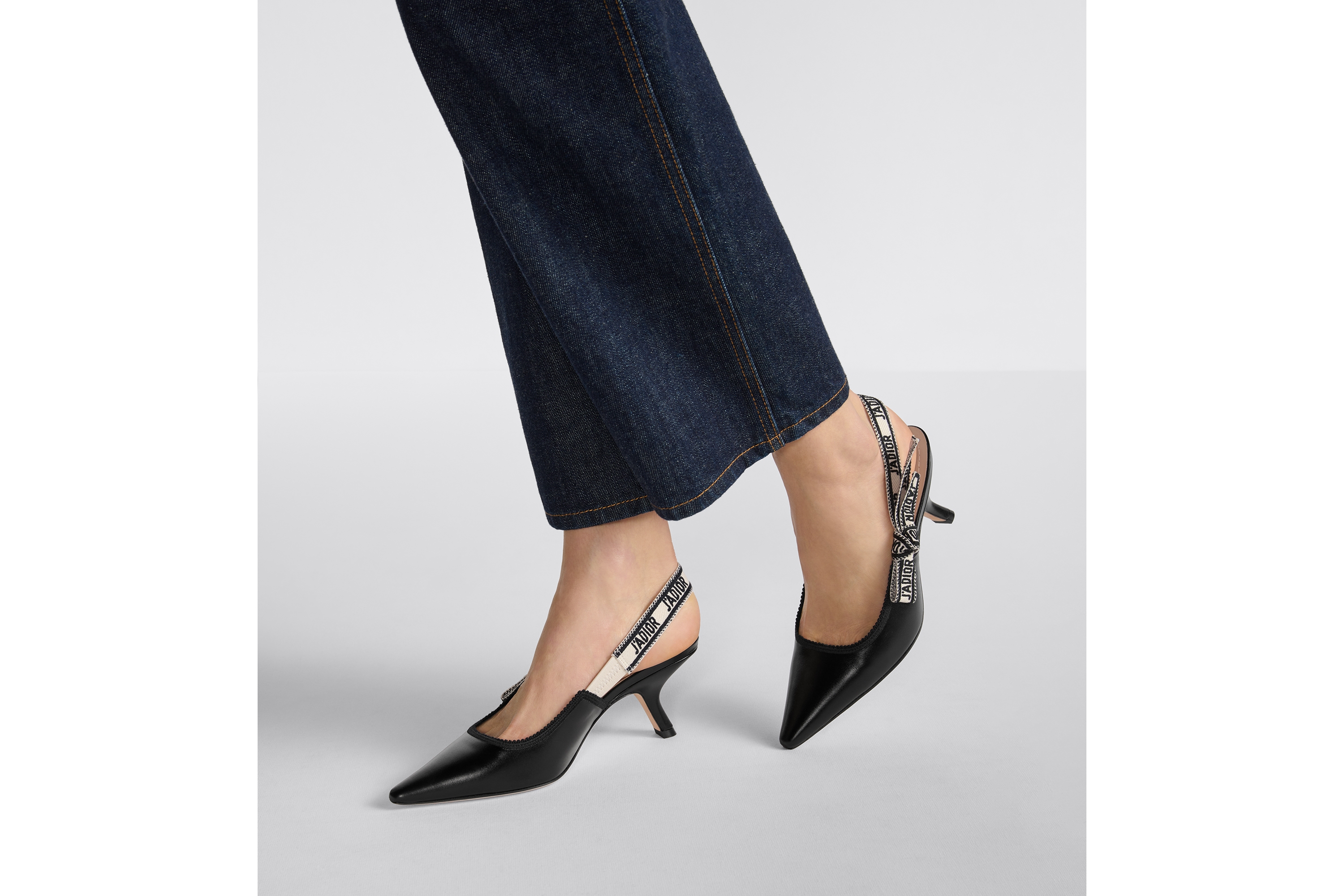 J'Adior 露跟高跟鞋 黑色牛皮革 E15