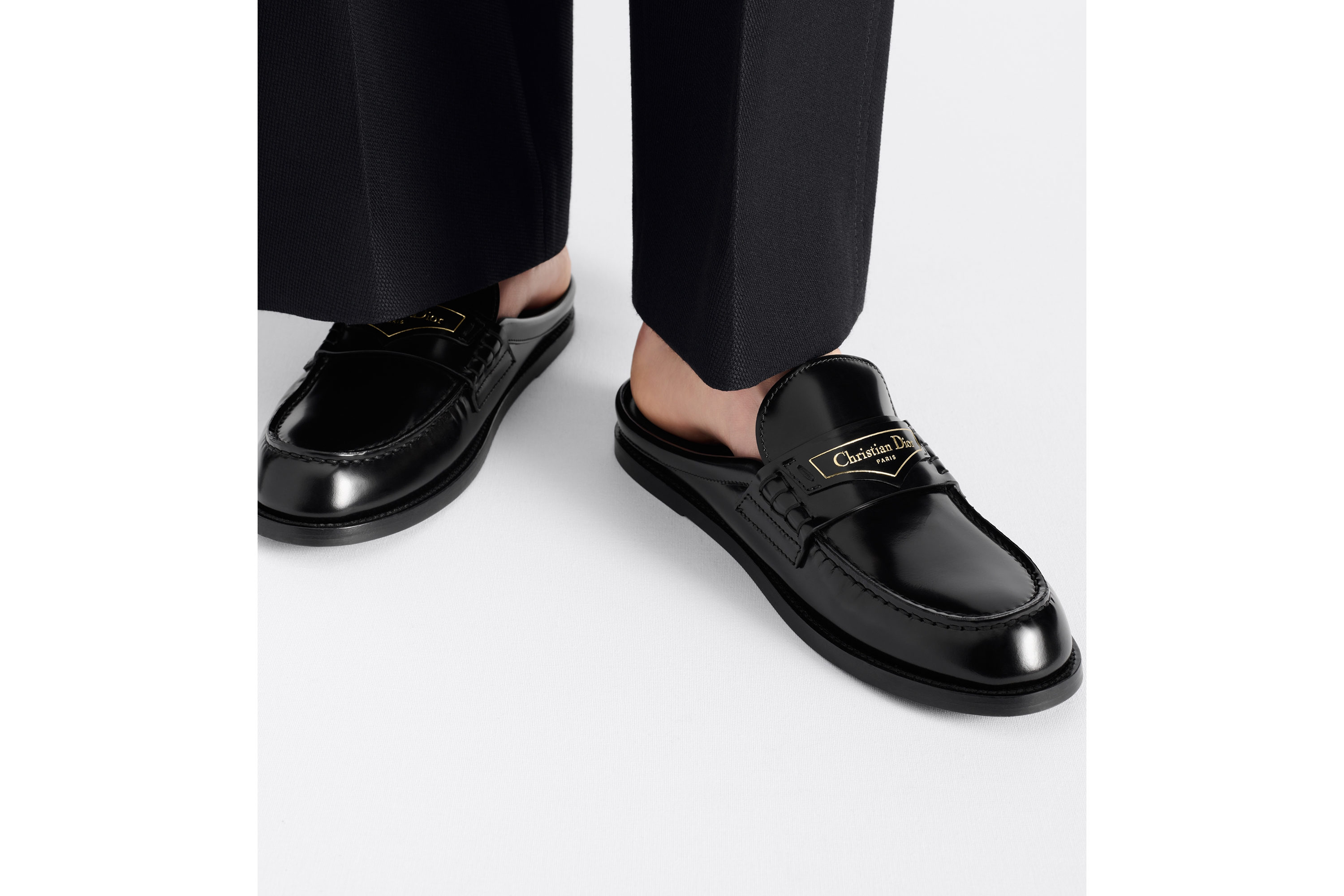 look_image_alt_prefix Dior Boy 穆勒鞋 黑色磨砂牛皮革 E14