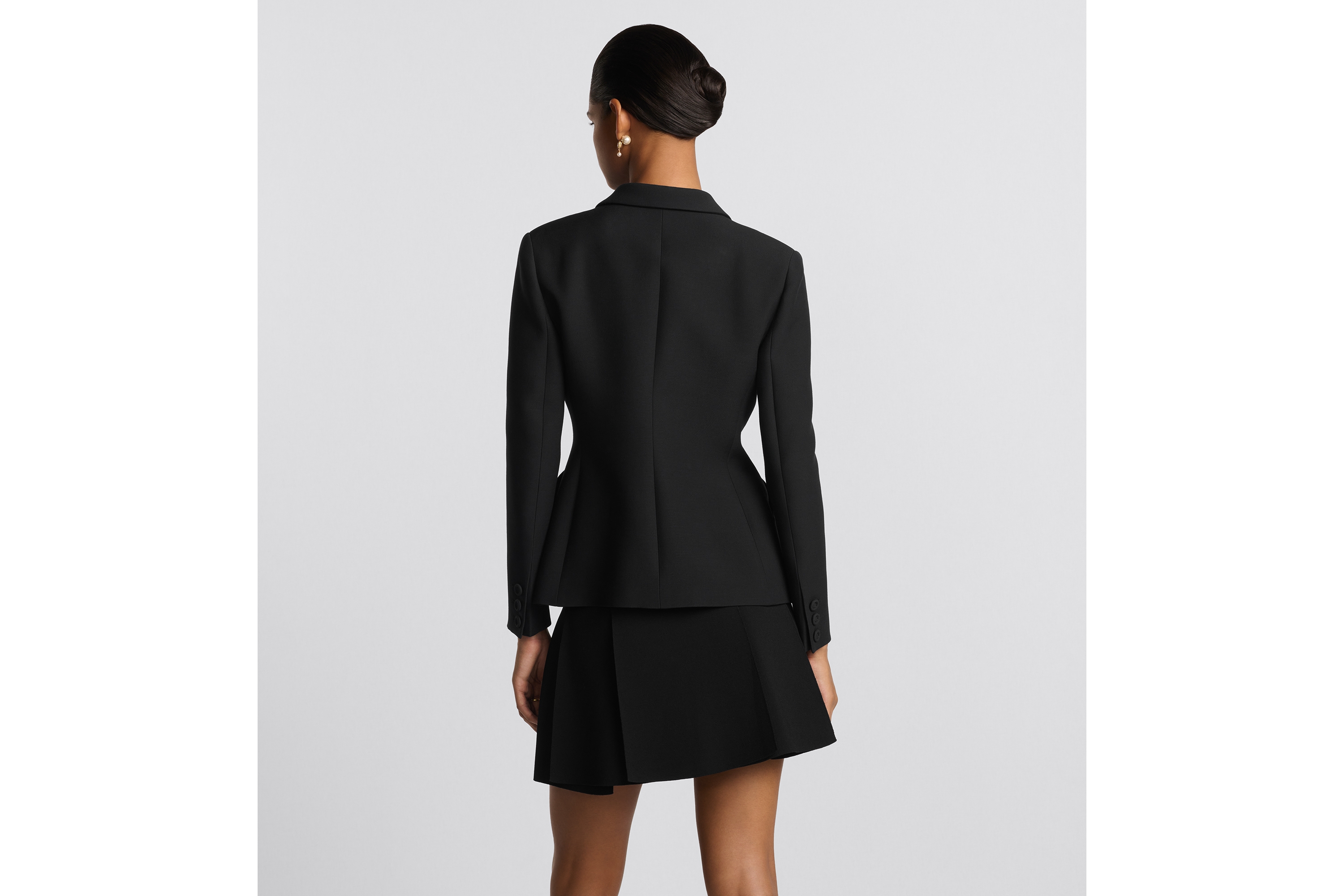 look_image_alt_prefix 30 Montaigne 单排扣经典西装外套 黑色绵羊毛混纺面料 E06