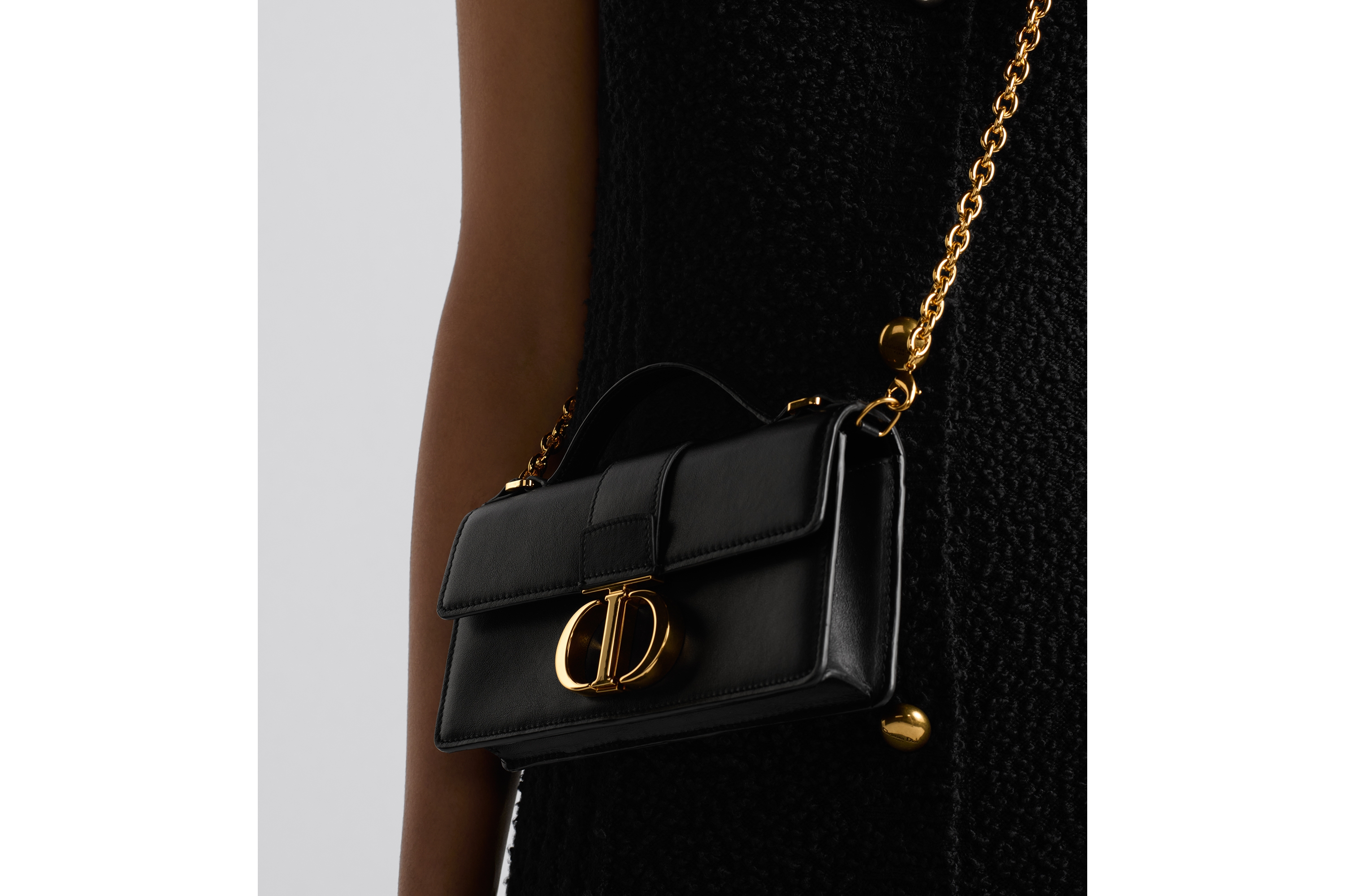 look_image_alt_prefix Miss Montaigne 迷你链条手袋 黑色光滑牛皮革 E13