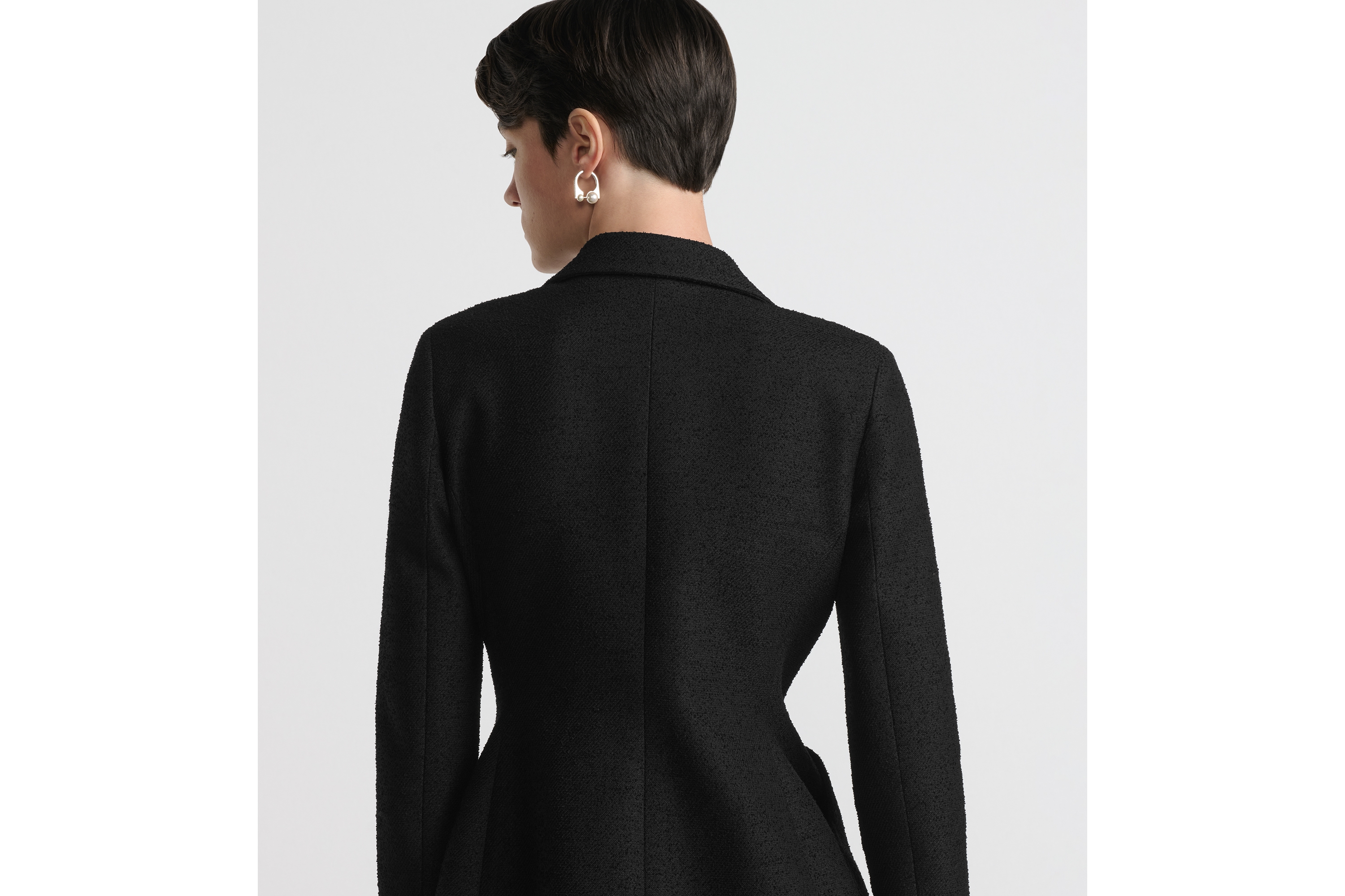 look_image_alt_prefix 经典西装外套 黑色绵羊毛混纺毛圈花式线面料 E06