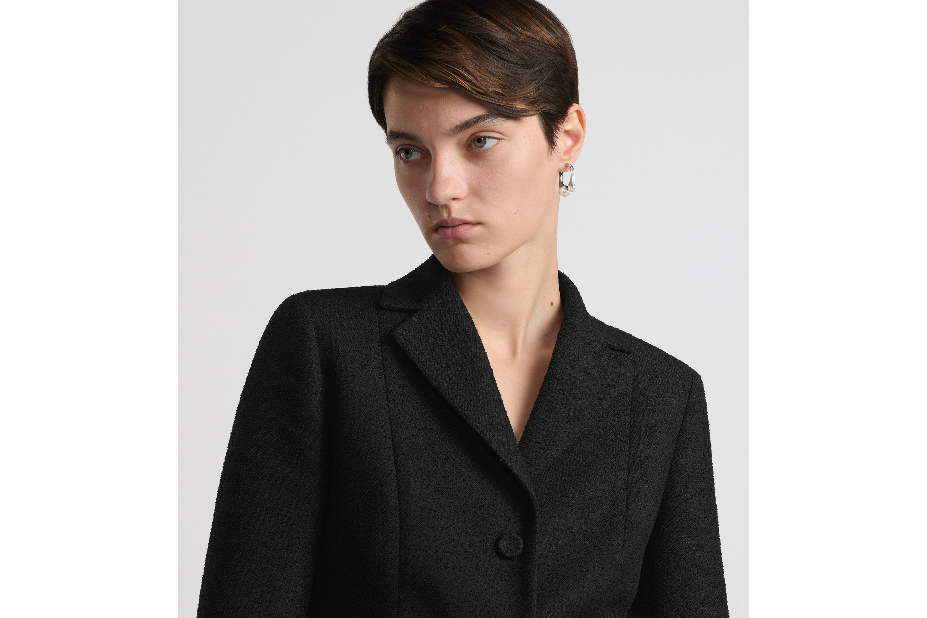 look_image_alt_prefix 经典西装外套 黑色绵羊毛混纺毛圈花式线面料 E12