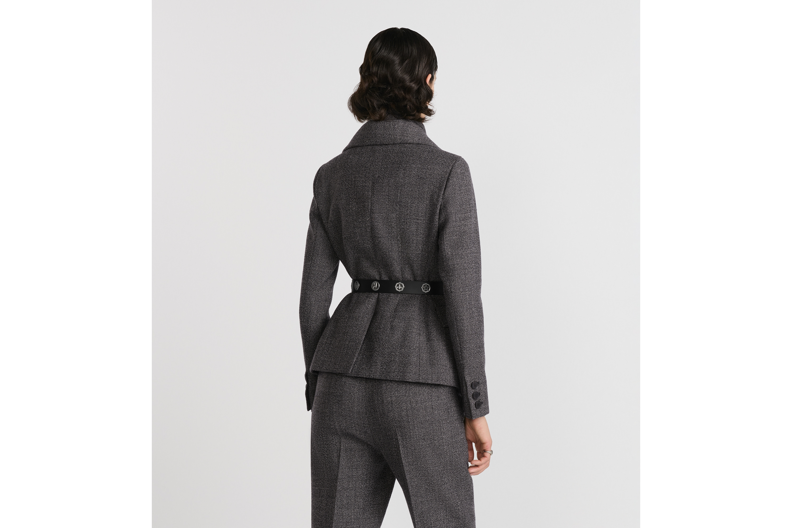 look_image_alt_prefix 单西 灰色绵羊毛粗花呢搭配腰带和可拆卸围巾 E06