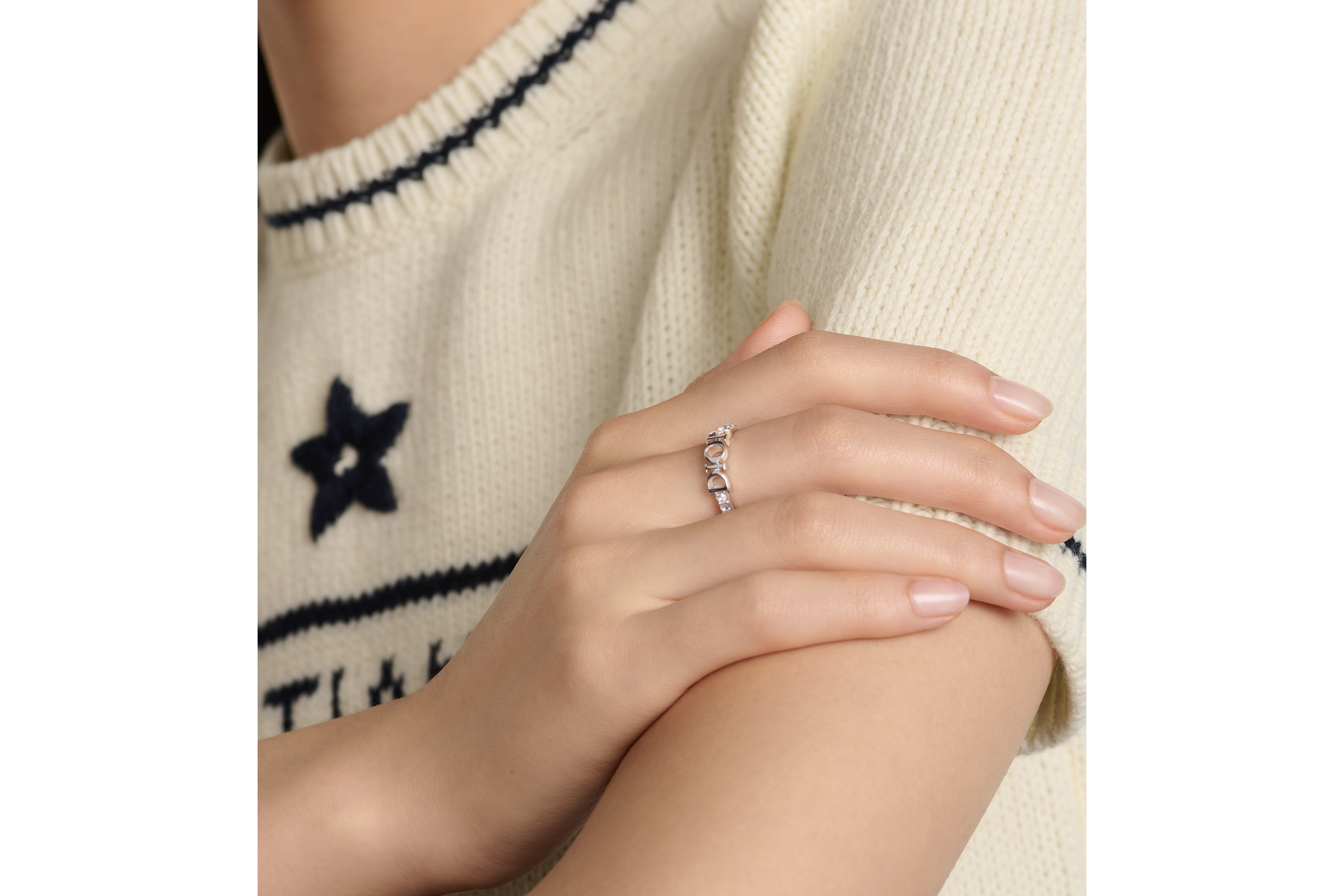 Dio(r)evolution 戒指 银色饰面金属和闪亮晶体装饰 E11