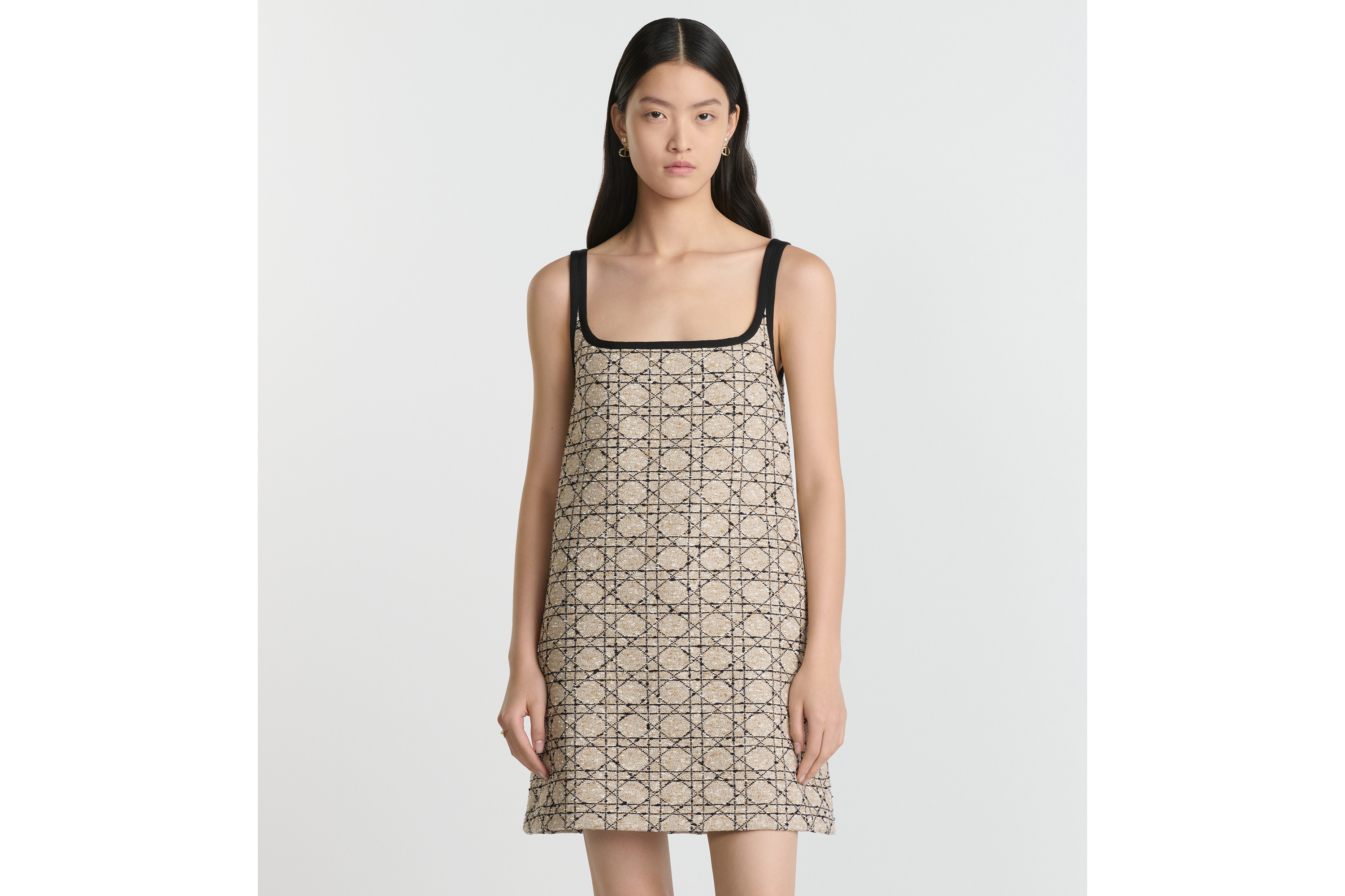 look_image_alt_prefix 短款喇叭形连衣裙 米色和黑色棉质混纺粗花呢藤格纹 E04