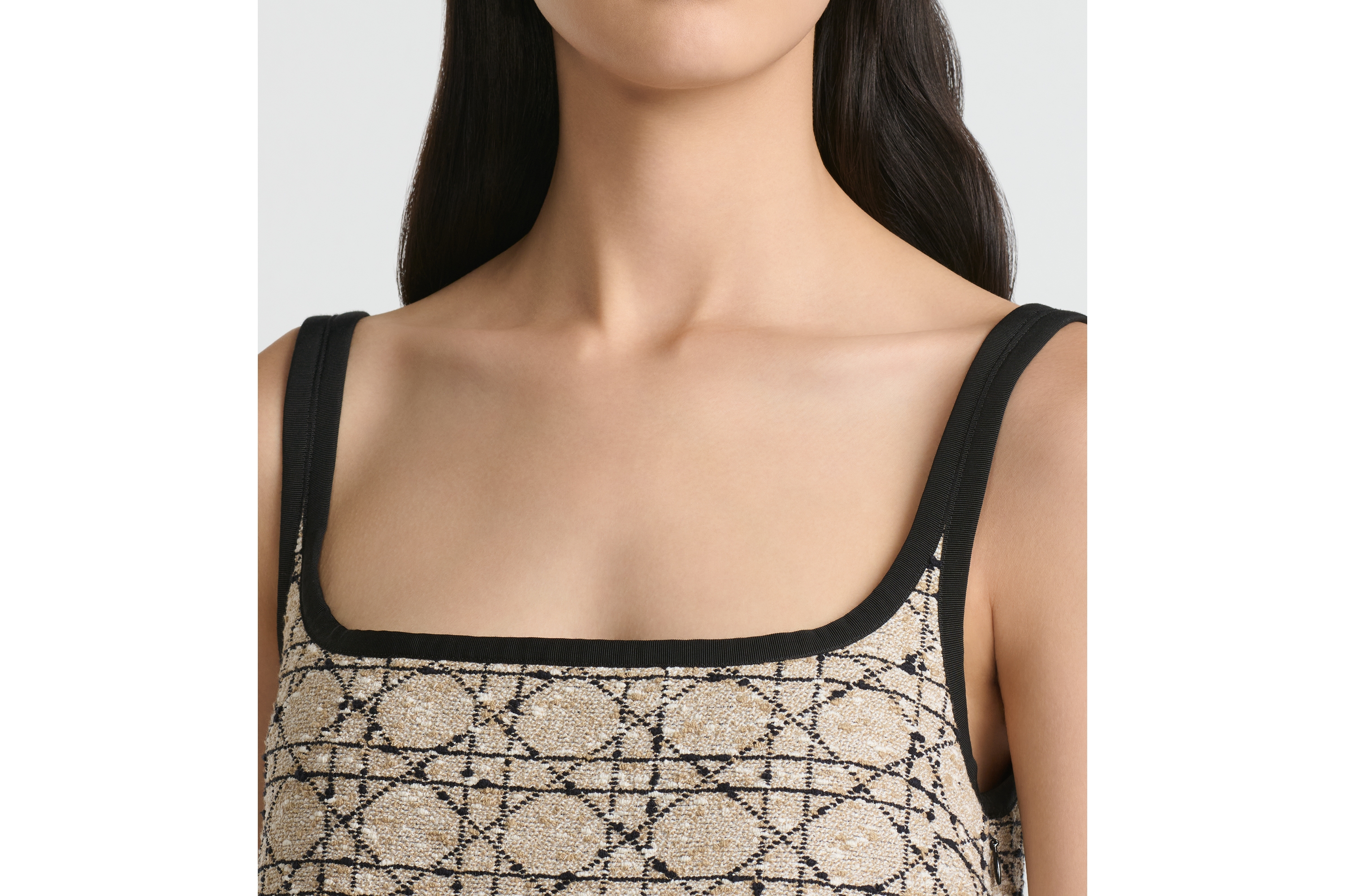 look_image_alt_prefix 短款喇叭形连衣裙 米色和黑色棉质混纺粗花呢藤格纹 E12