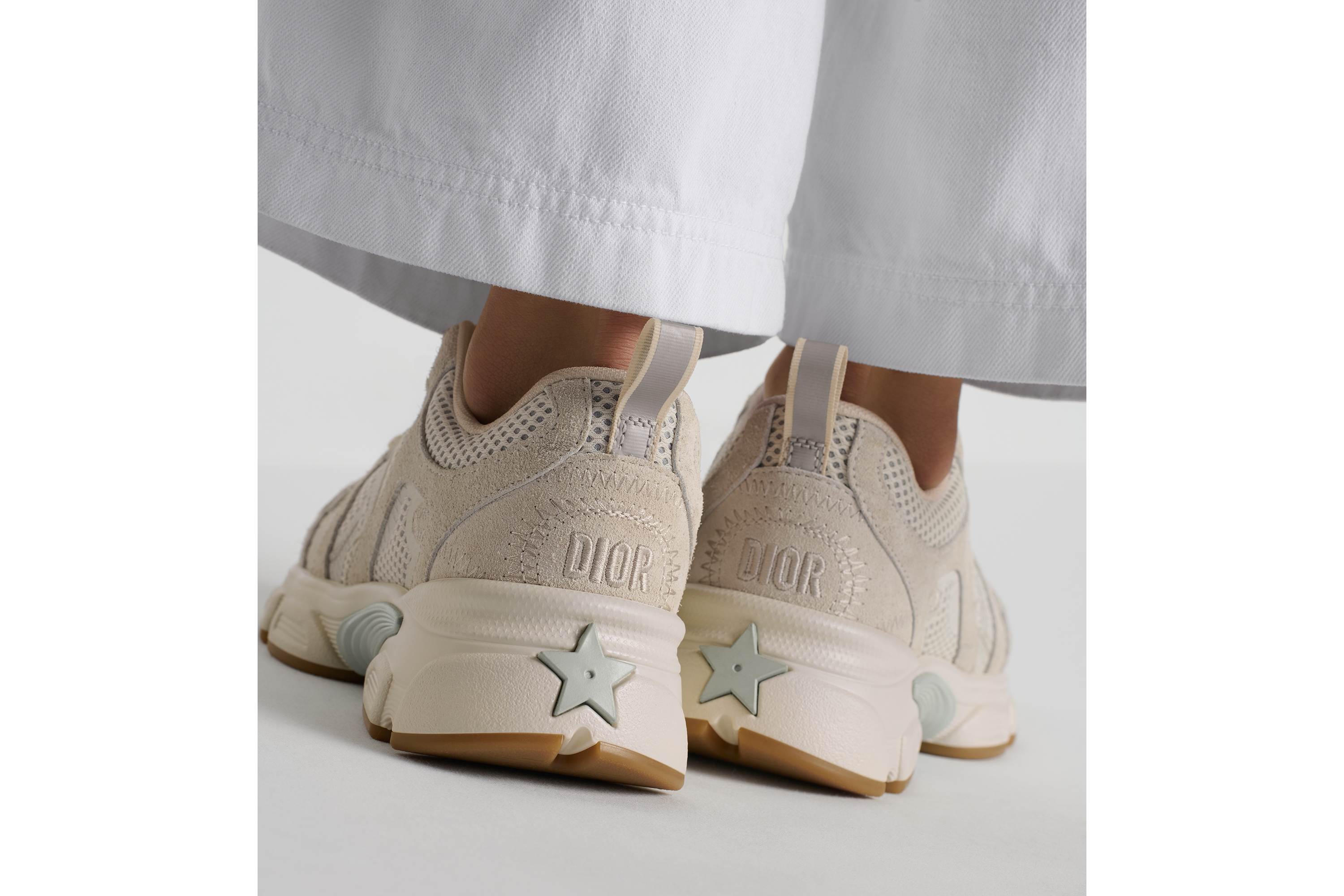 look_image_alt_prefix Dior Chrono 运动鞋 米色网眼织物和绒面牛皮革 E16