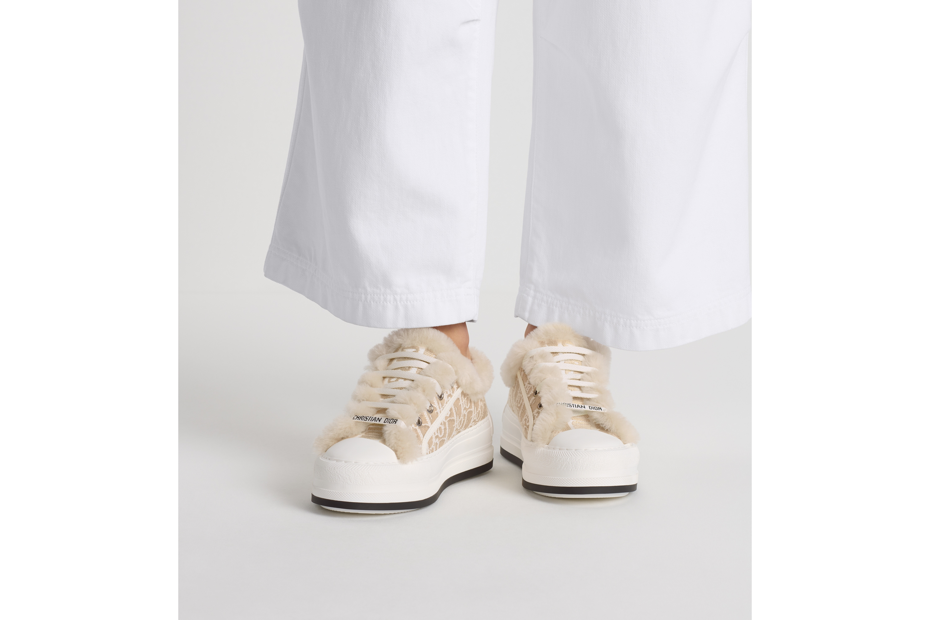 Walk'n'Dior 厚底运动鞋 米色棉质面料 Oblique 印花和米白色羊皮革皮毛一体 E14