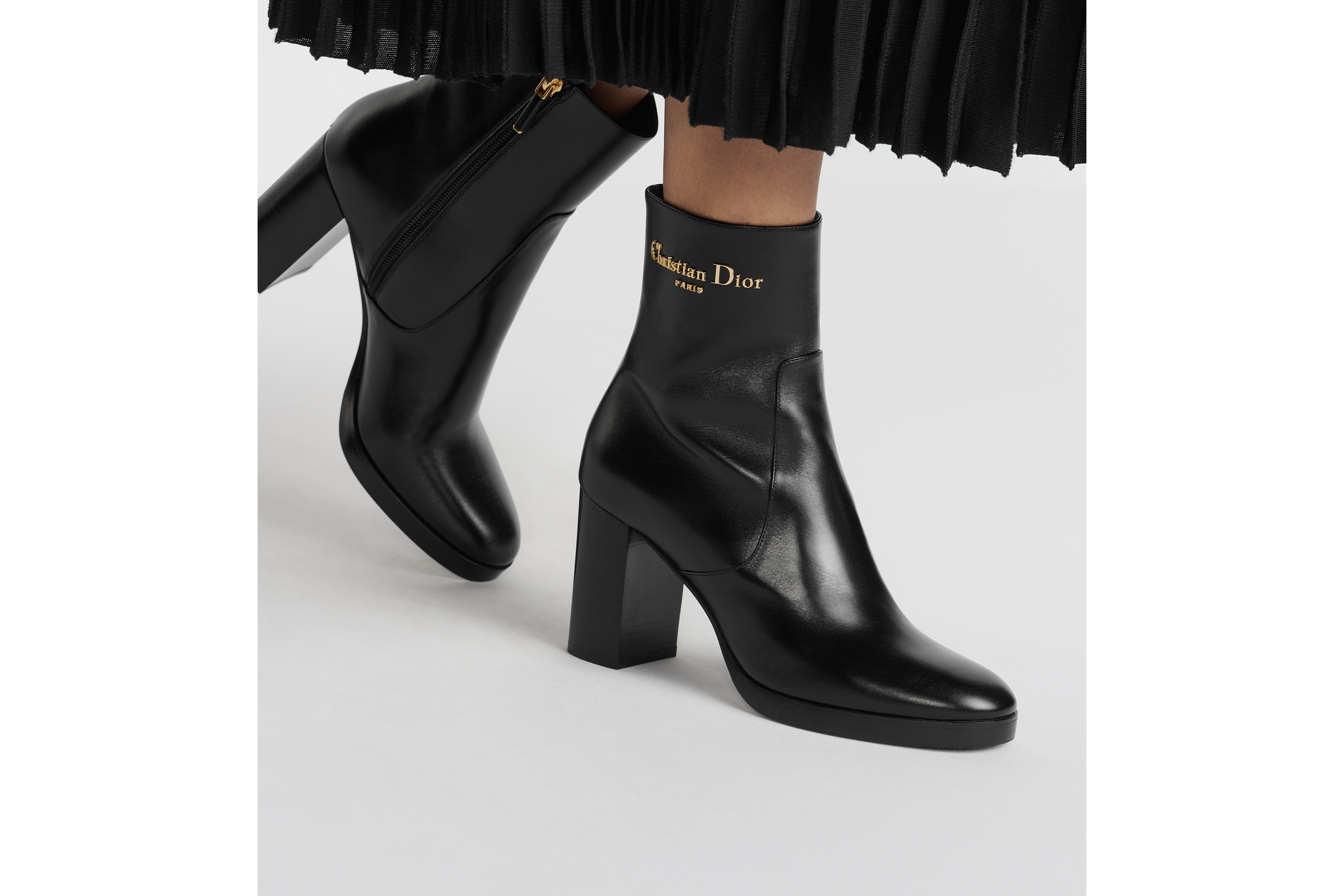 look_image_alt_prefix D-Town 带跟及踝靴 黑色牛皮革 E15