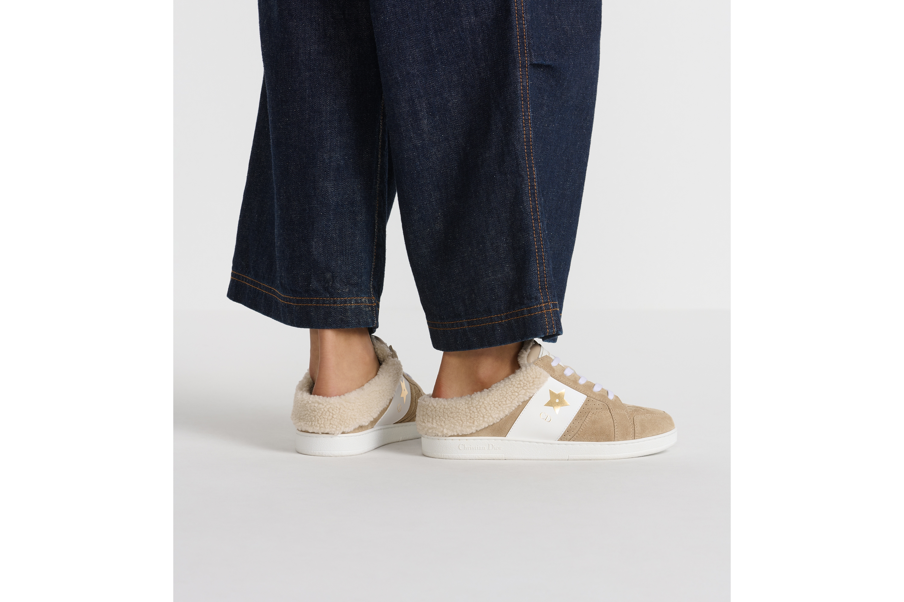 look_image_alt_prefix Dior Star 运动鞋 米色绒面牛皮革 E15