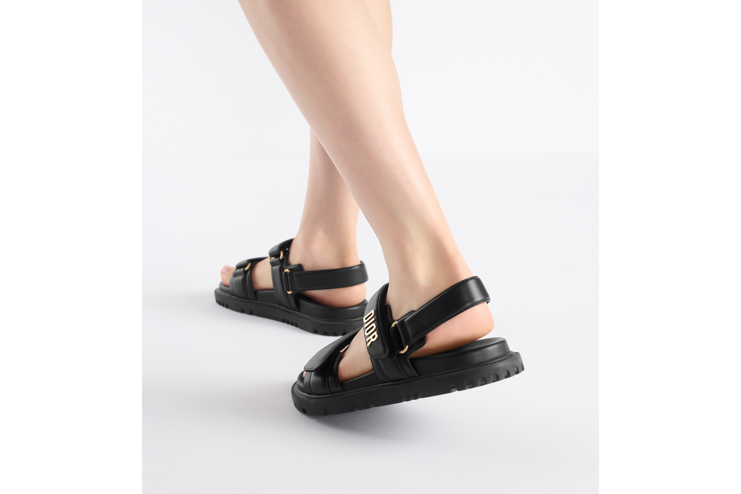 look_image_alt_prefix Dioract 凉鞋 黑色羊皮革 E16