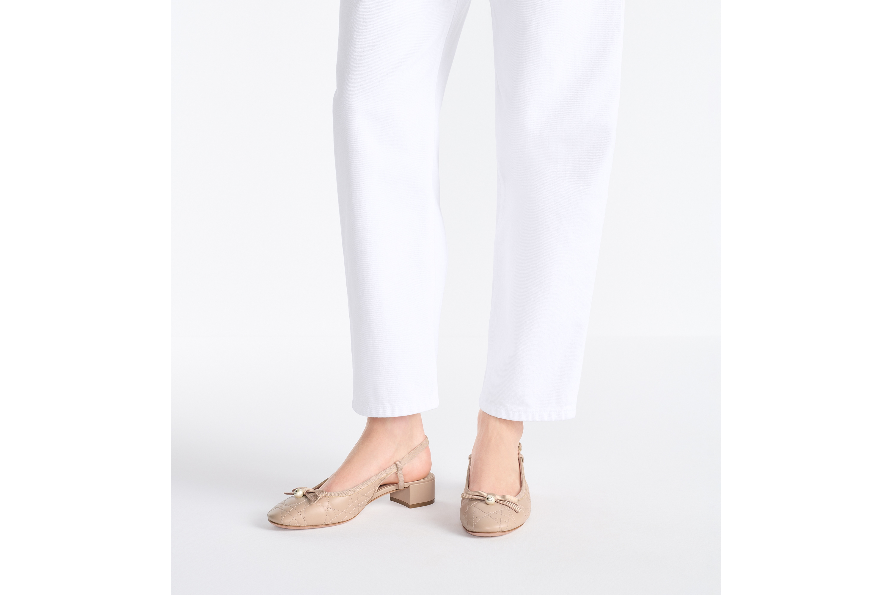 look_image_alt_prefix Dior Ballet 露跟高跟鞋 裸色绗缝牛皮革藤格纹 E14